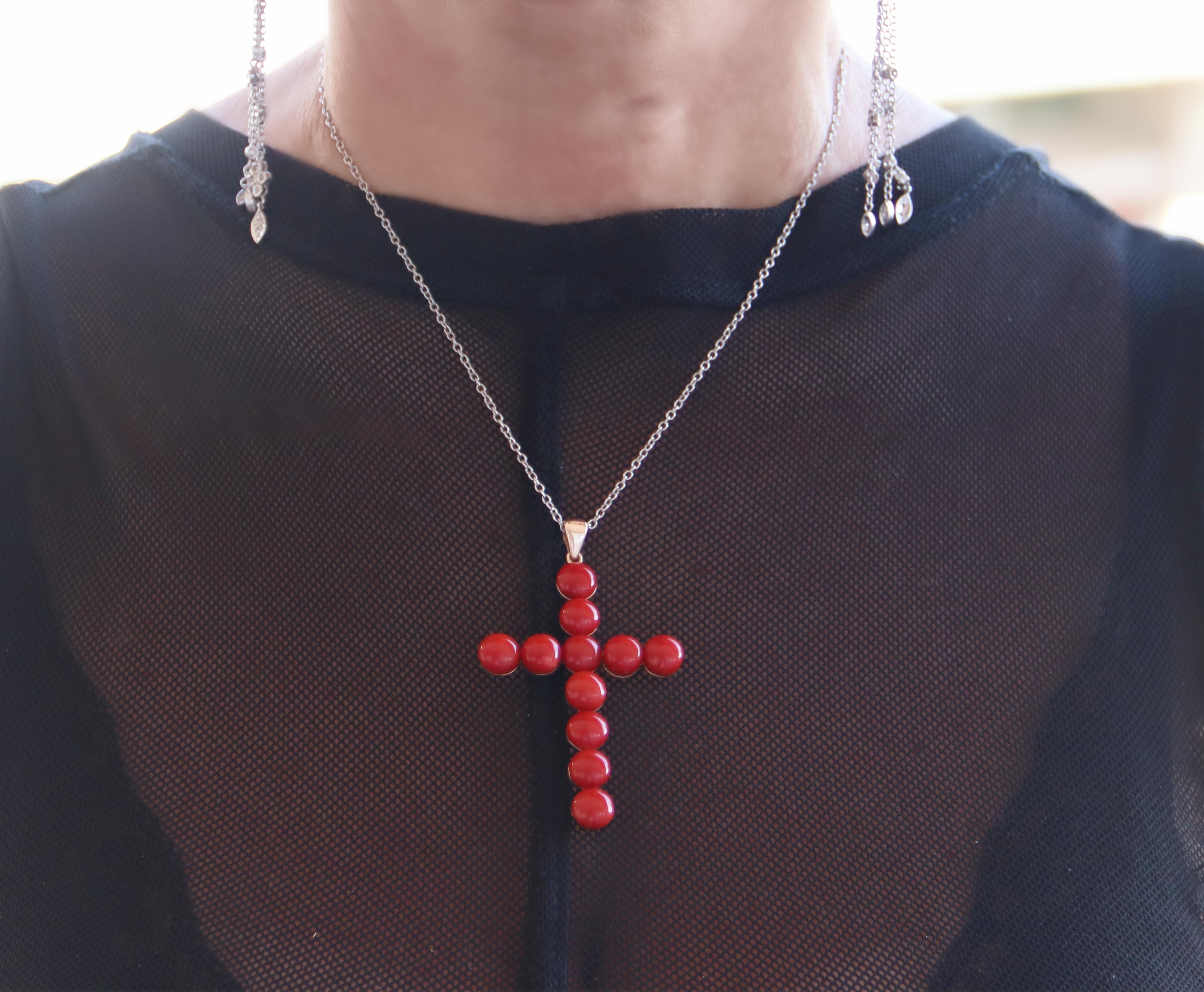 Coral Cross 9 Karat Yellow Gold Pendant Necklace For Sale 1