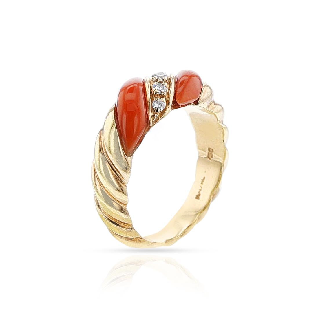 Round Cut Coral, Diamond and Gold Twisted Ring, 18k For Sale
