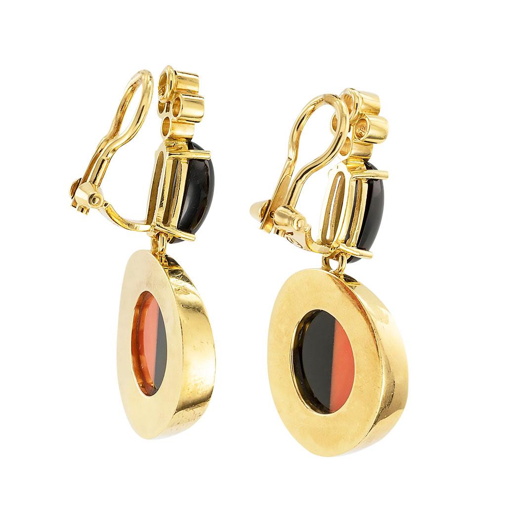 Moderne Corail Diamant Onyx Noir Clips Boucles d'oreilles pendantes en or jaune en vente