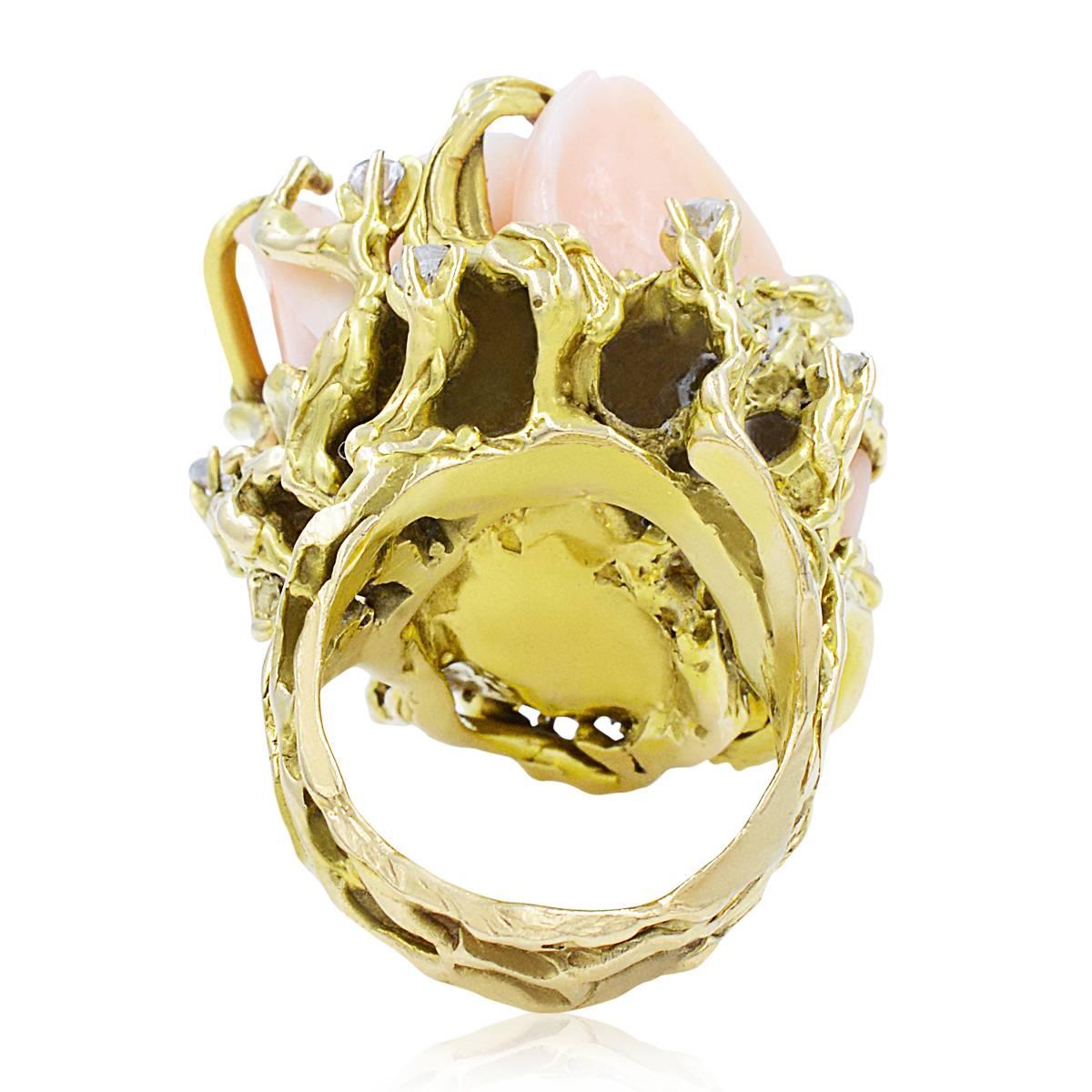 Coral Diamond Flower Yellow Gold Ring In Excellent Condition In New York, NY