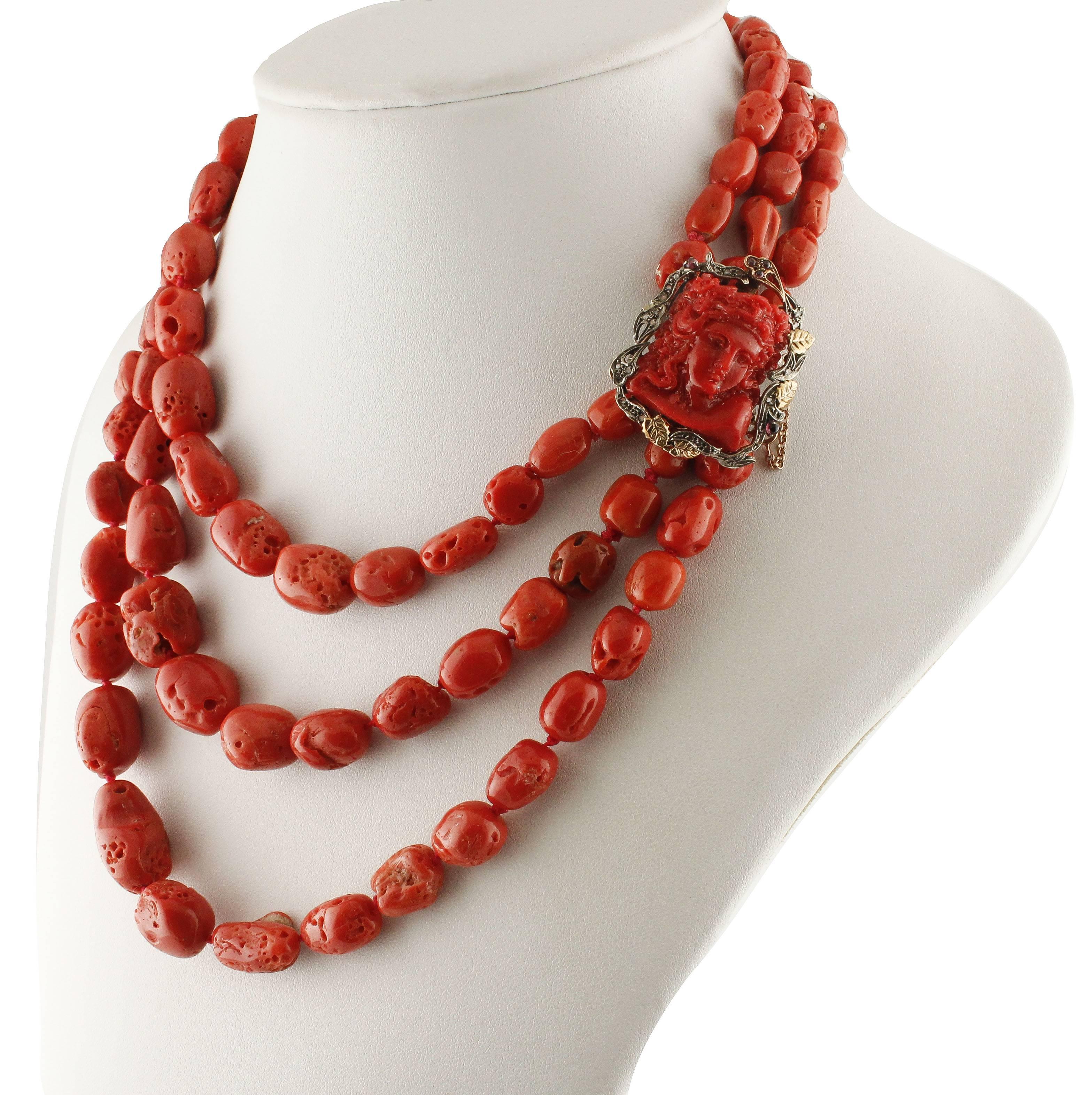 SHIPPING POLICY:
No additional costs will be added to this order.
Shipping costs will be totally covered by the seller (customs duties included).

For any inquiries,please contact the seller through the message center.

Wonderful coral necklace with