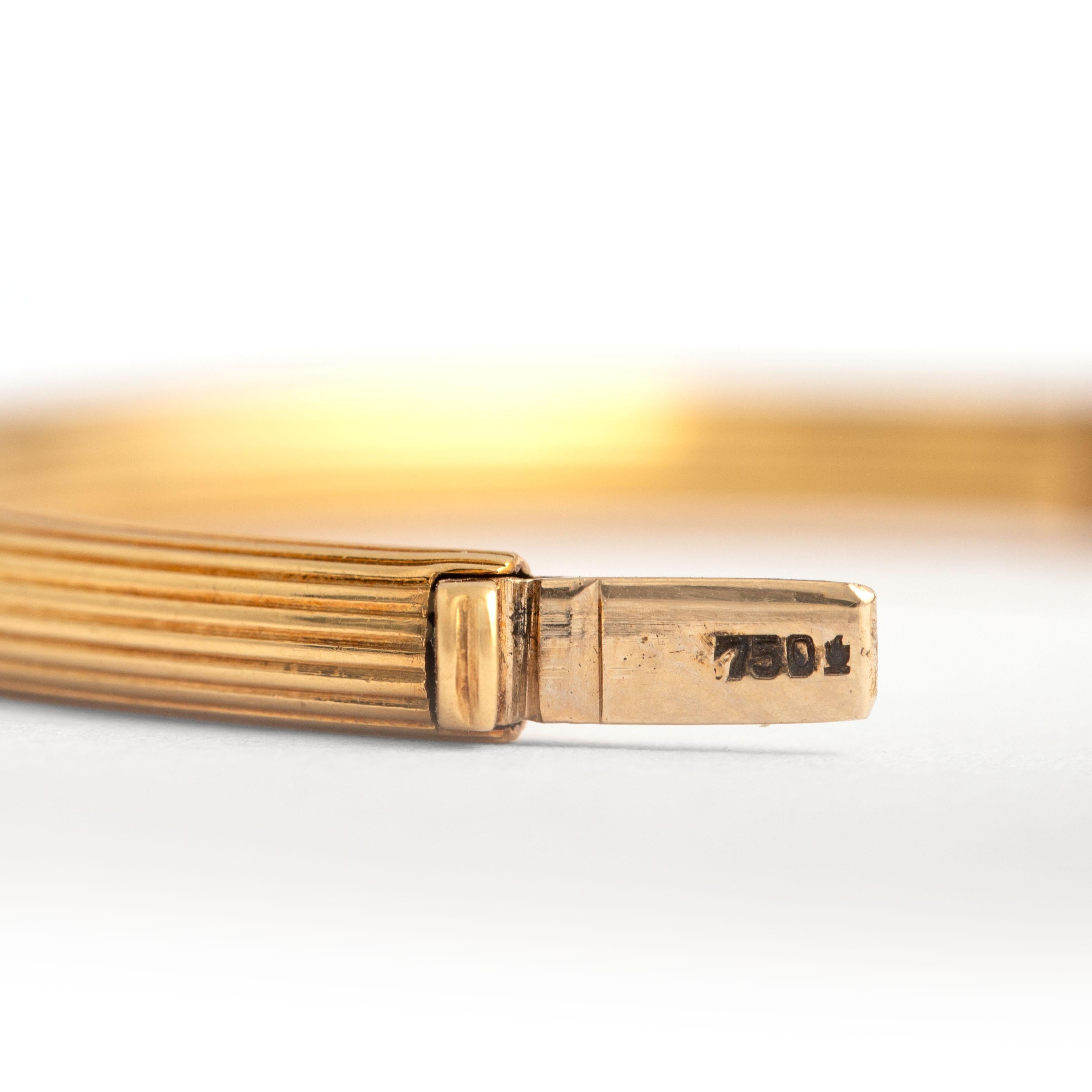 Armreif aus Gold mit Koralle und Diamanten 1960er Jahre im Angebot 2