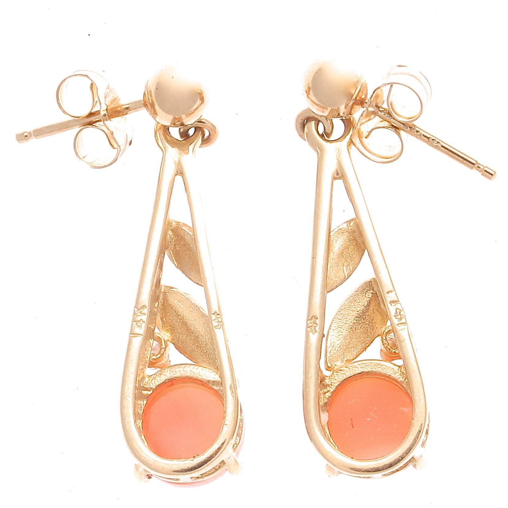 Coral Diamond Gold Drop Earrings In Excellent Condition In Beverly Hills, CA