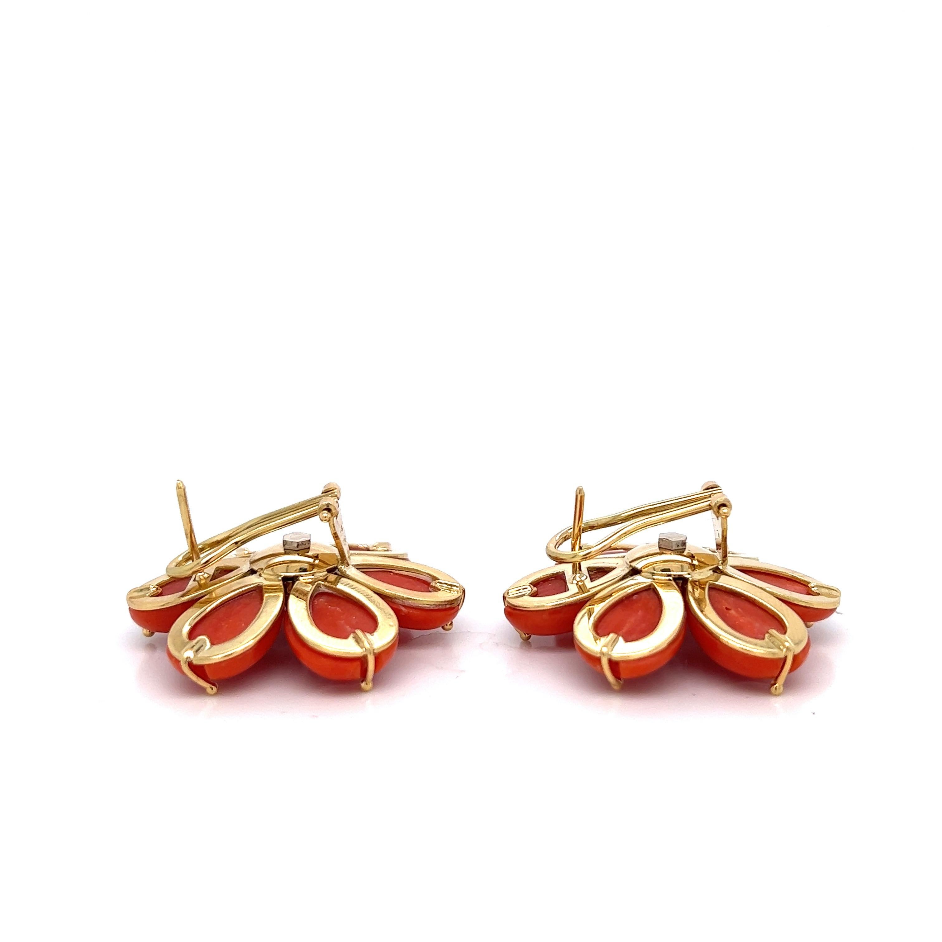 Coral Diamond Gold Flower Earrings In Excellent Condition For Sale In New York, NY