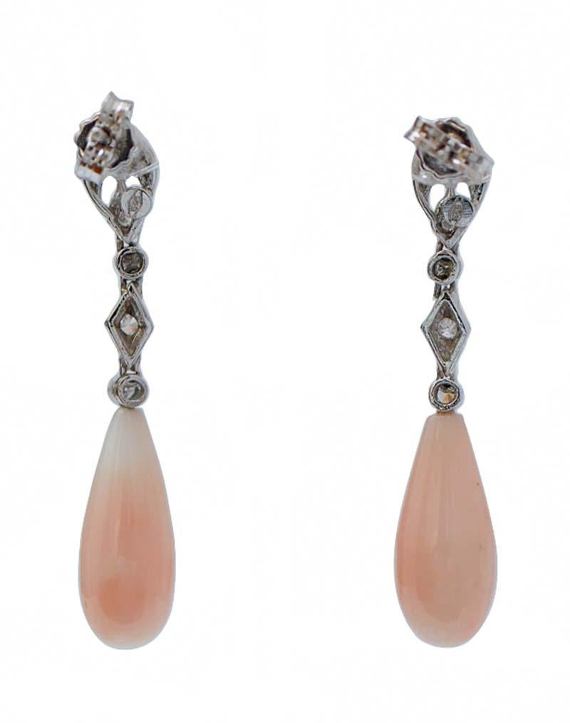 Pendientes de coral, diamantes y oro blanco de 14 quilates. Retro