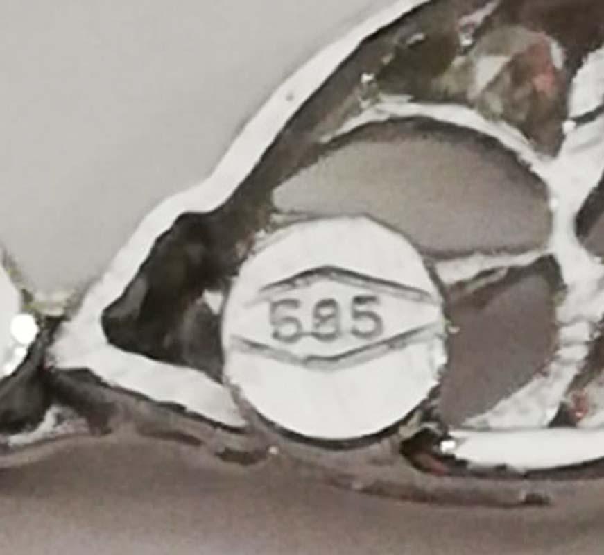 De las mujeres Pendientes de coral, diamantes y oro blanco de 14 quilates.