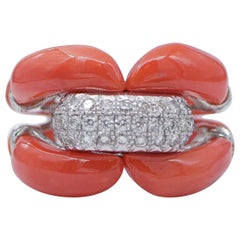 Coral, Diamonds, 14 Karat White Gold Retrò Ring