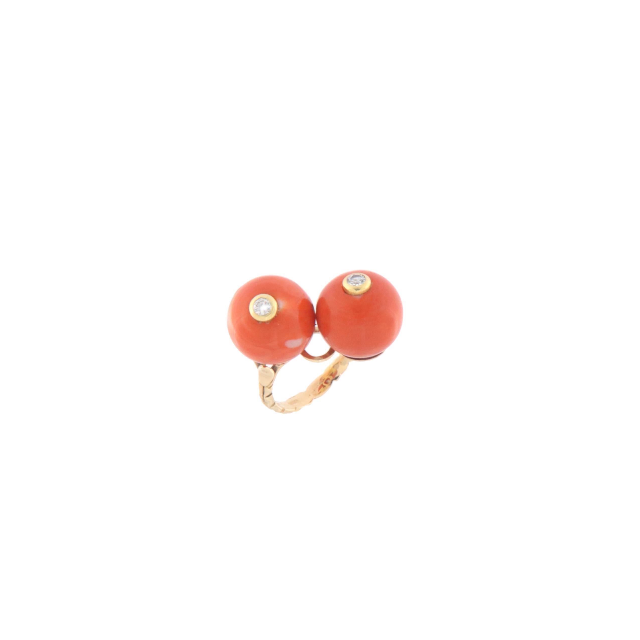 Brilliant Cut Coral Diamonds 14 Karat Yellow Gold Cocktail Ring For Sale