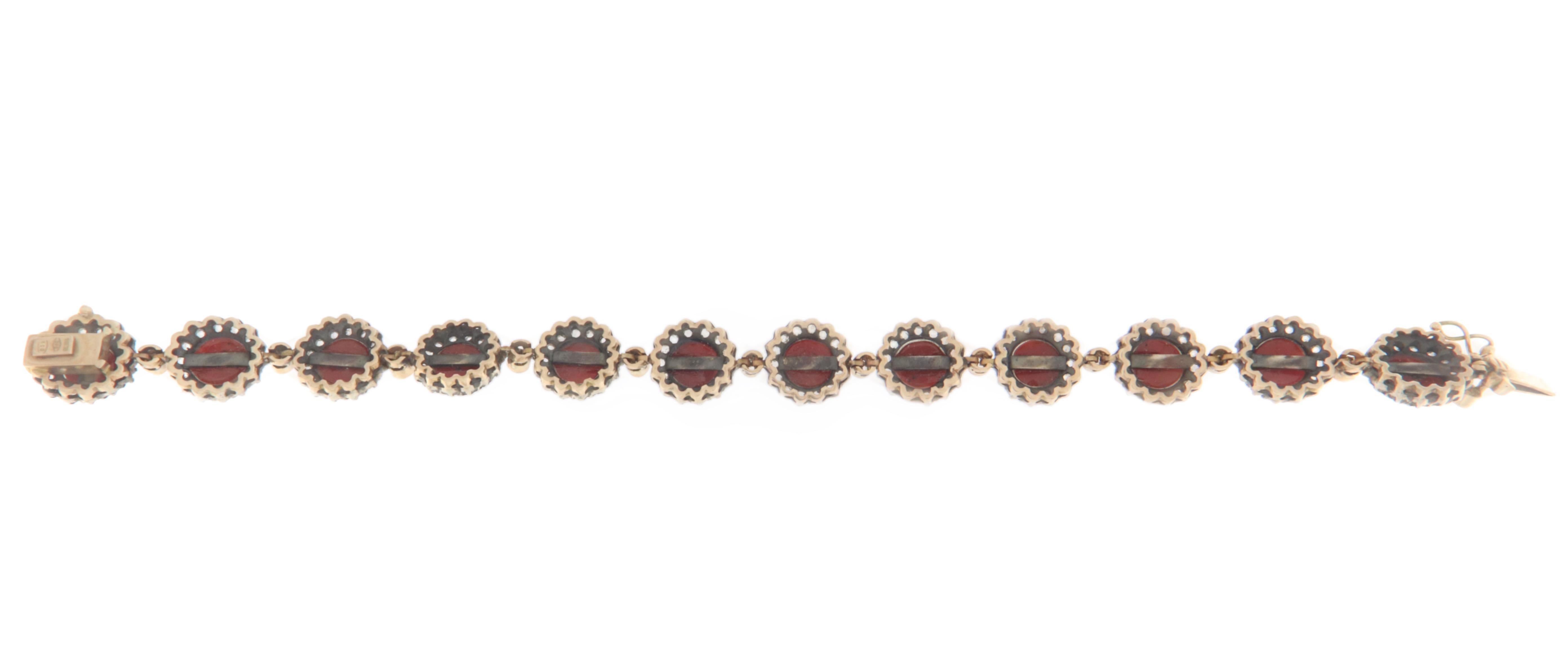 Coral Diamonds 14 Karat Yellow Gold Cuff Bracelet In New Condition For Sale In Marcianise, IT