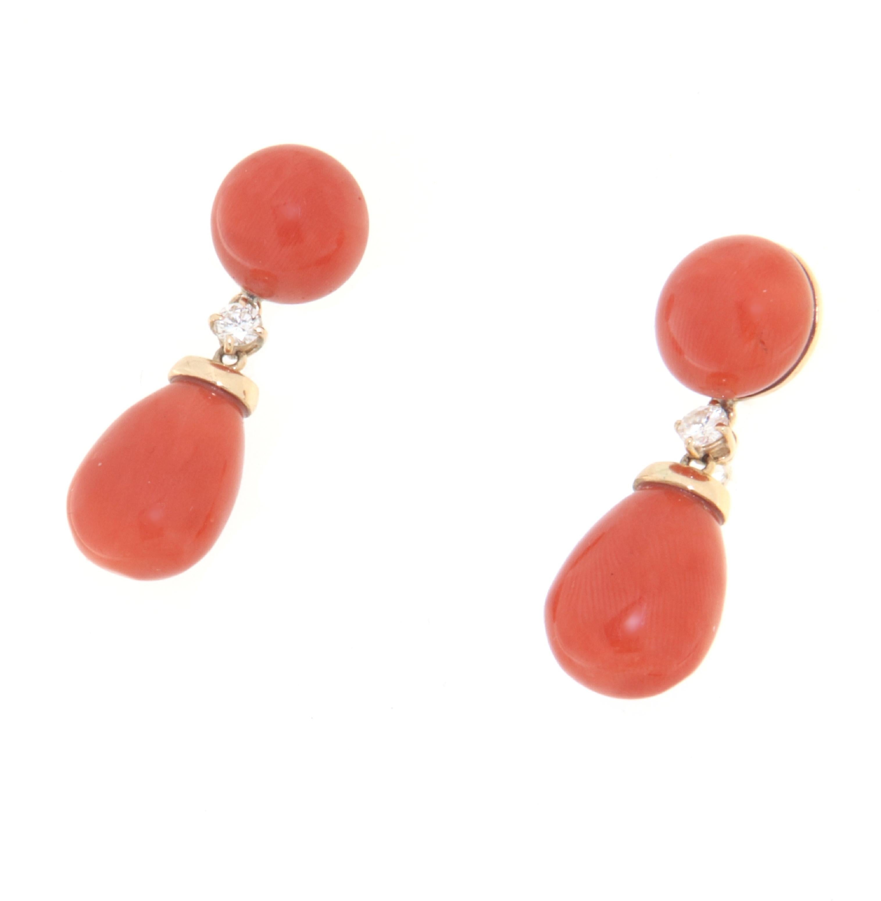 Pendientes de gota de oro amarillo de 14 quilates con diamantes de coral Artesano en venta