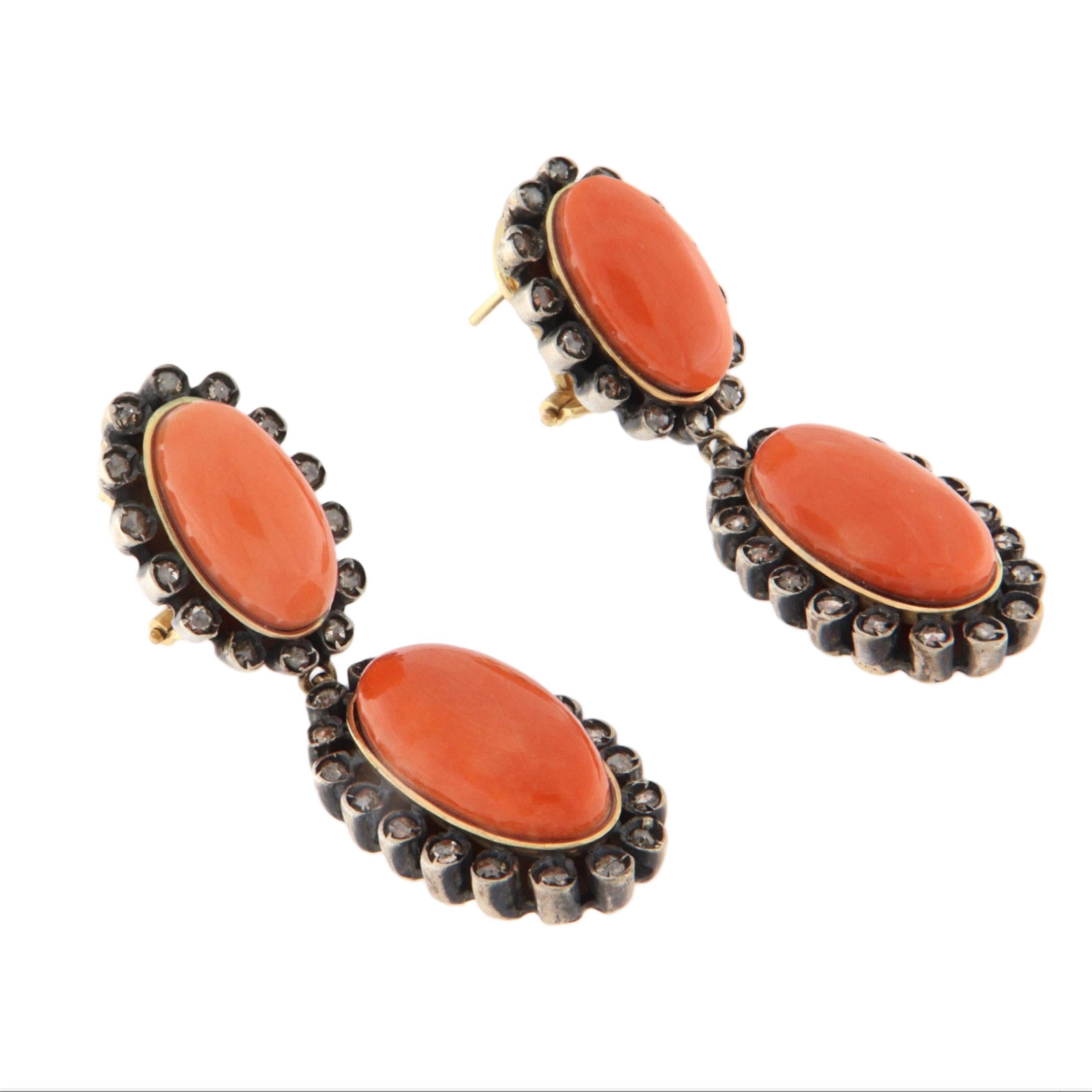 Pendientes de gota de oro amarillo de 14 quilates con diamantes de coral Artesano en venta