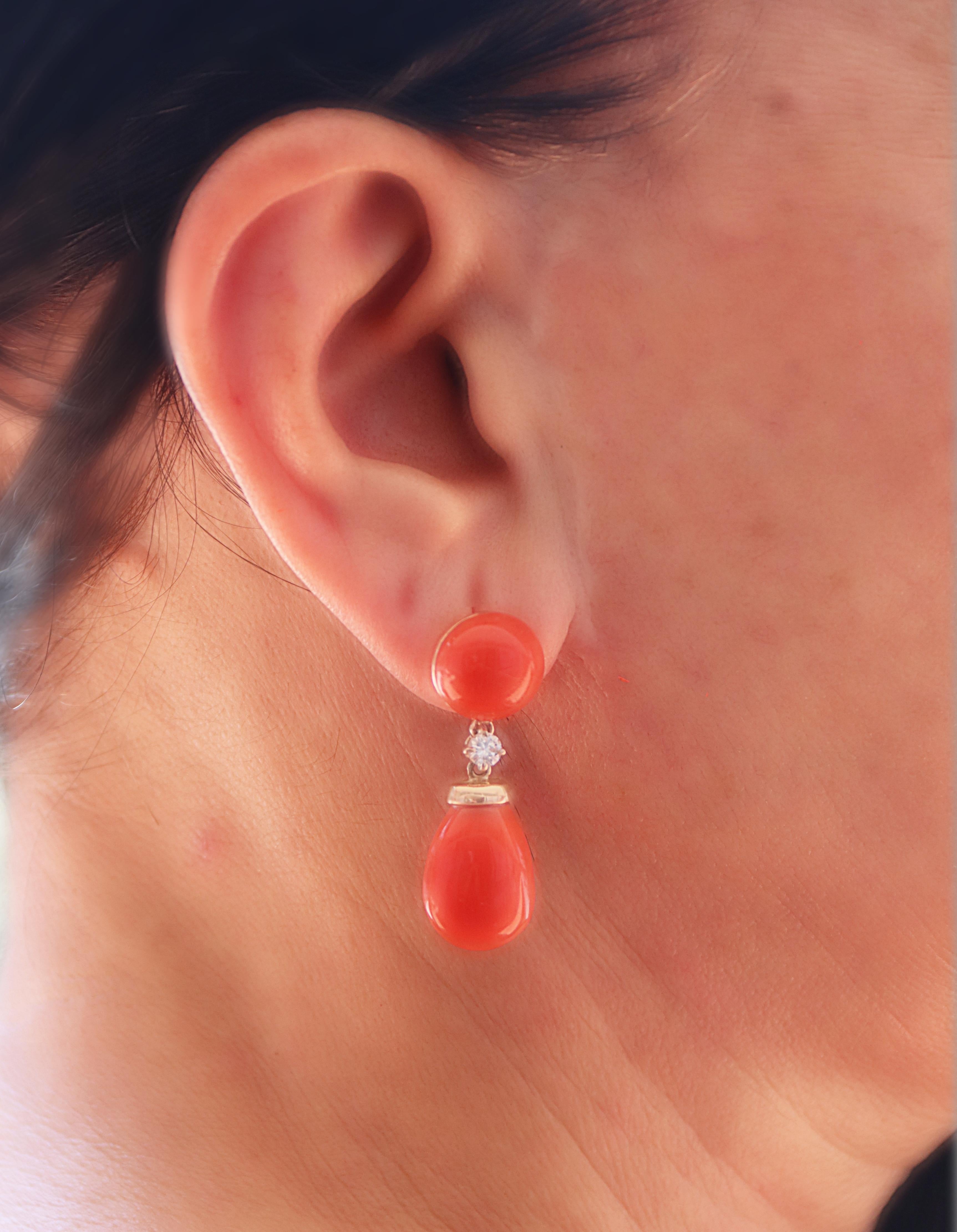 Pendientes de gota de oro amarillo de 14 quilates con diamantes de coral en venta 2