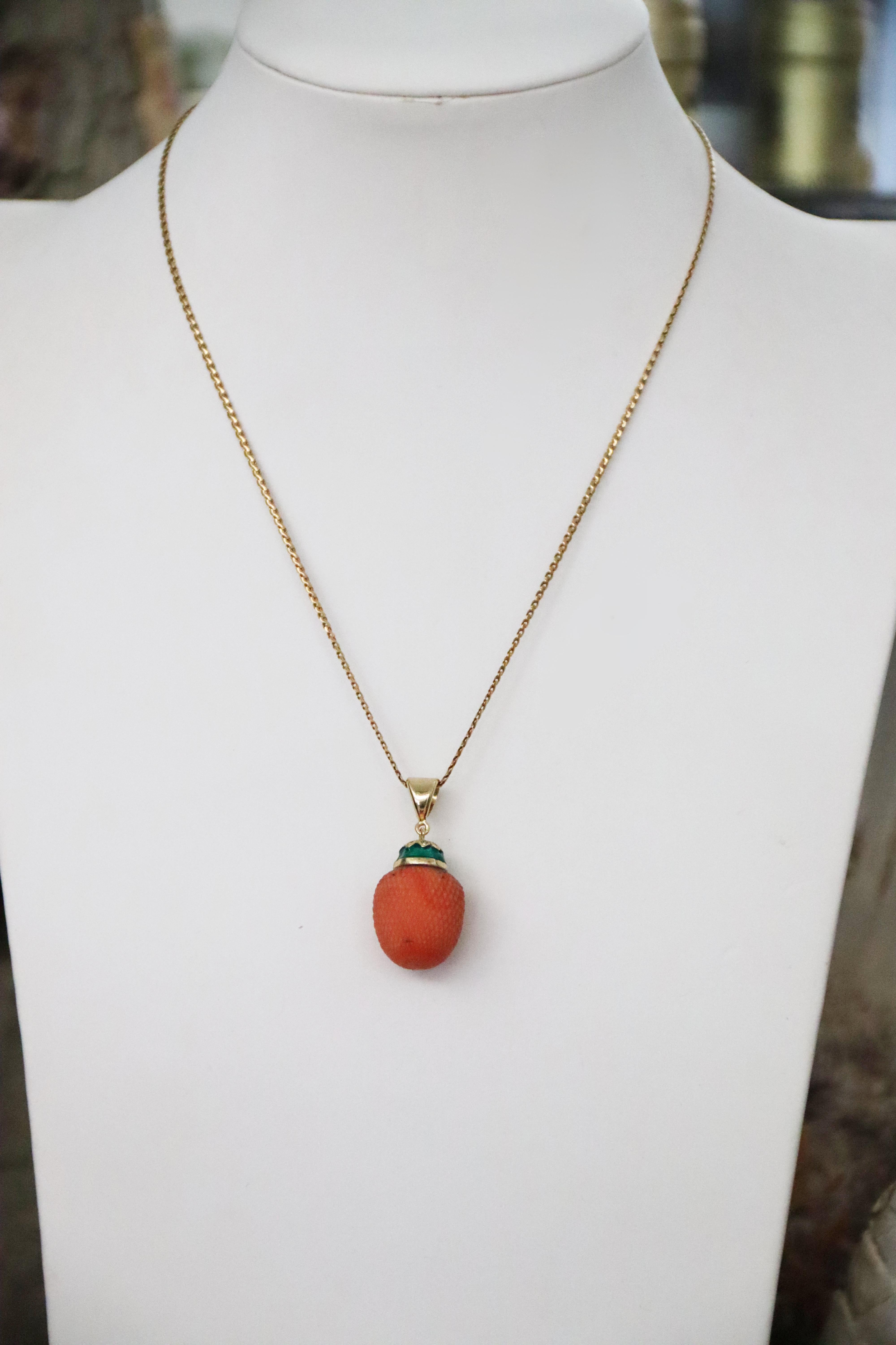 Coral Diamonds 14 Karat Yellow Gold Pendant Necklace For Sale 1