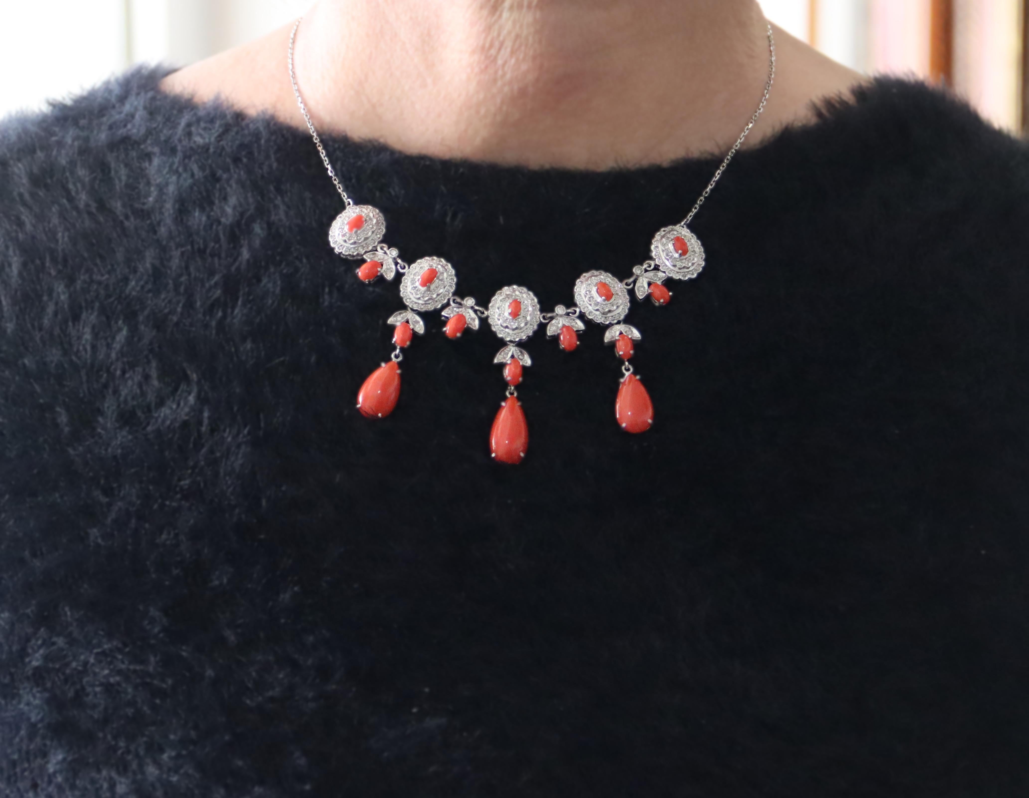 Collana girocollo in oro bianco 18 carati con diamanti di corallo in vendita 3
