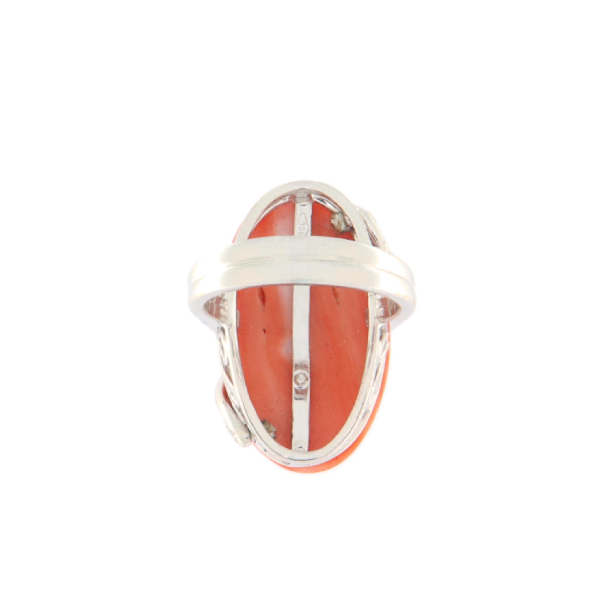 Coral Diamonds 18 Karat White Gold Cocktail Ring In New Condition For Sale In Marcianise, IT