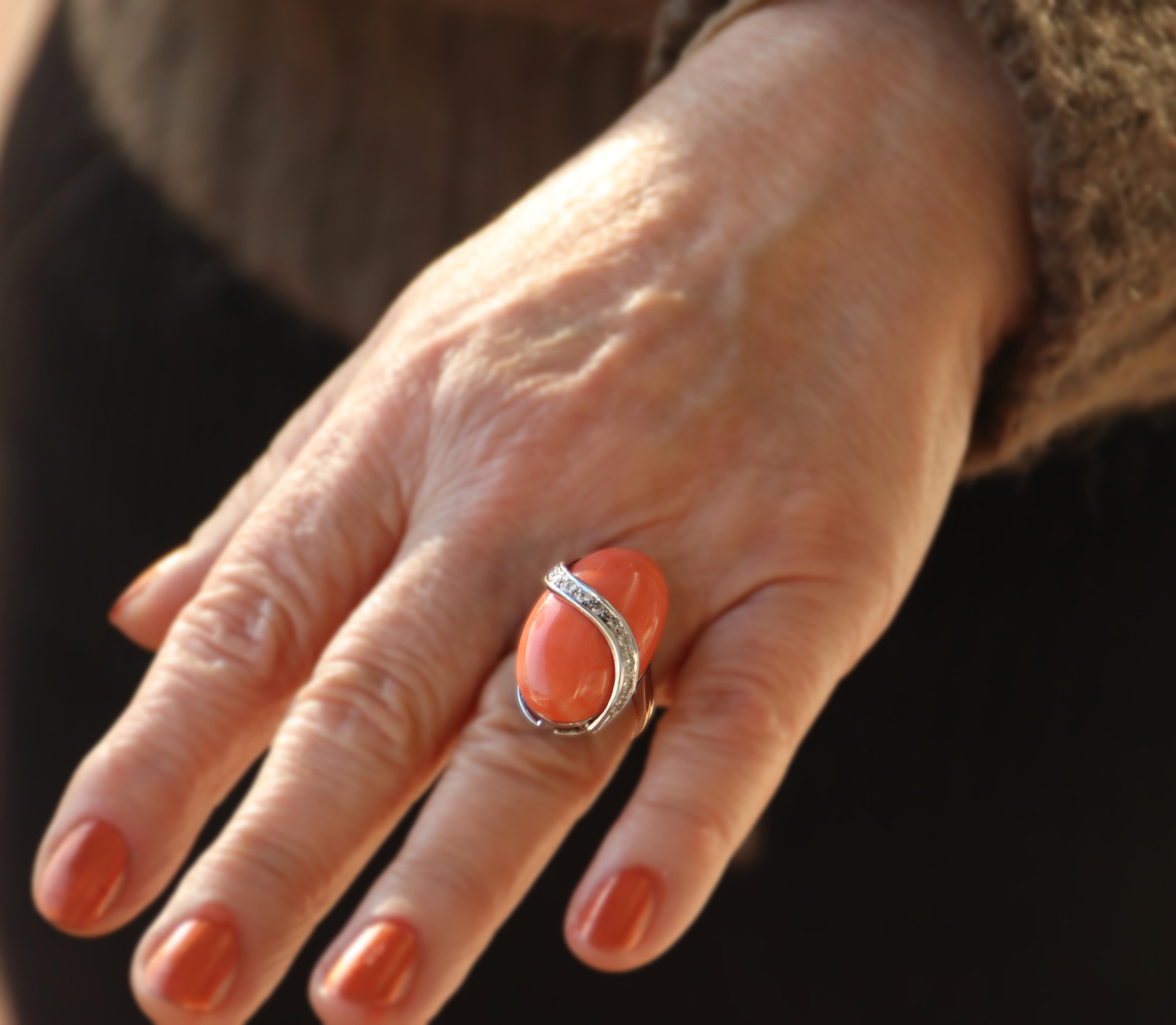 Coral Diamonds 18 Karat White Gold Cocktail Ring For Sale 1