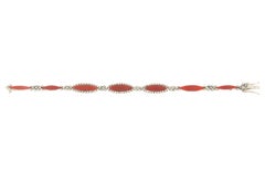 Bracelet manchette contemporain en or blanc 18 carats, orné de corail naturel de Sardaigne et de diamants