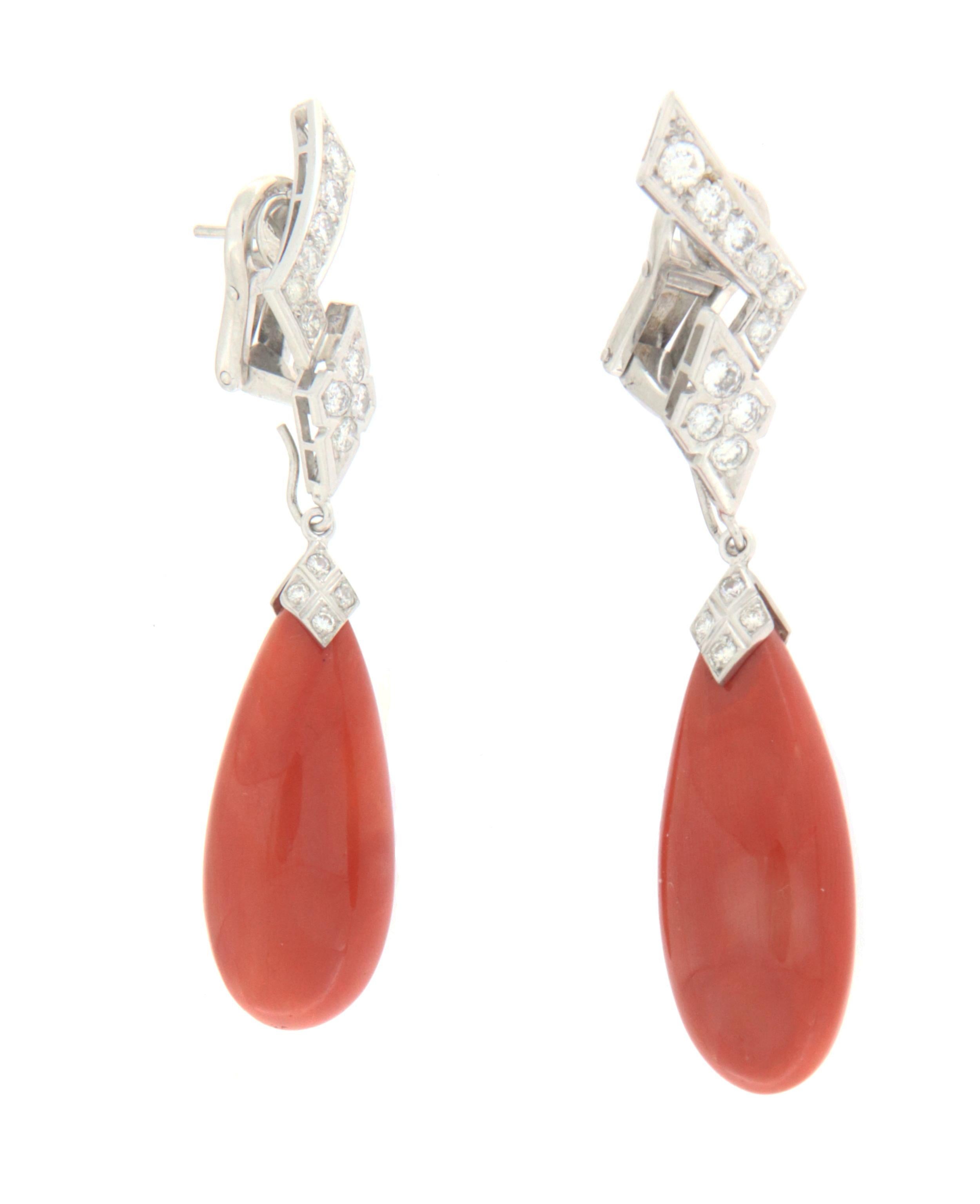 Coral Diamonds 18 Karat White Gold Drop Earrings In New Condition For Sale In Marcianise, IT