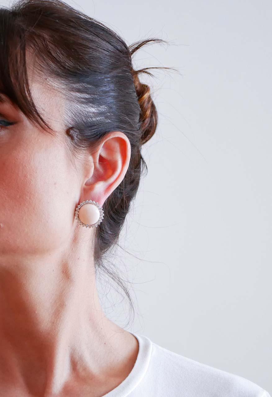 Taglio brillante Coral, Diamonds 18 Karat White Gold Earrings. in vendita