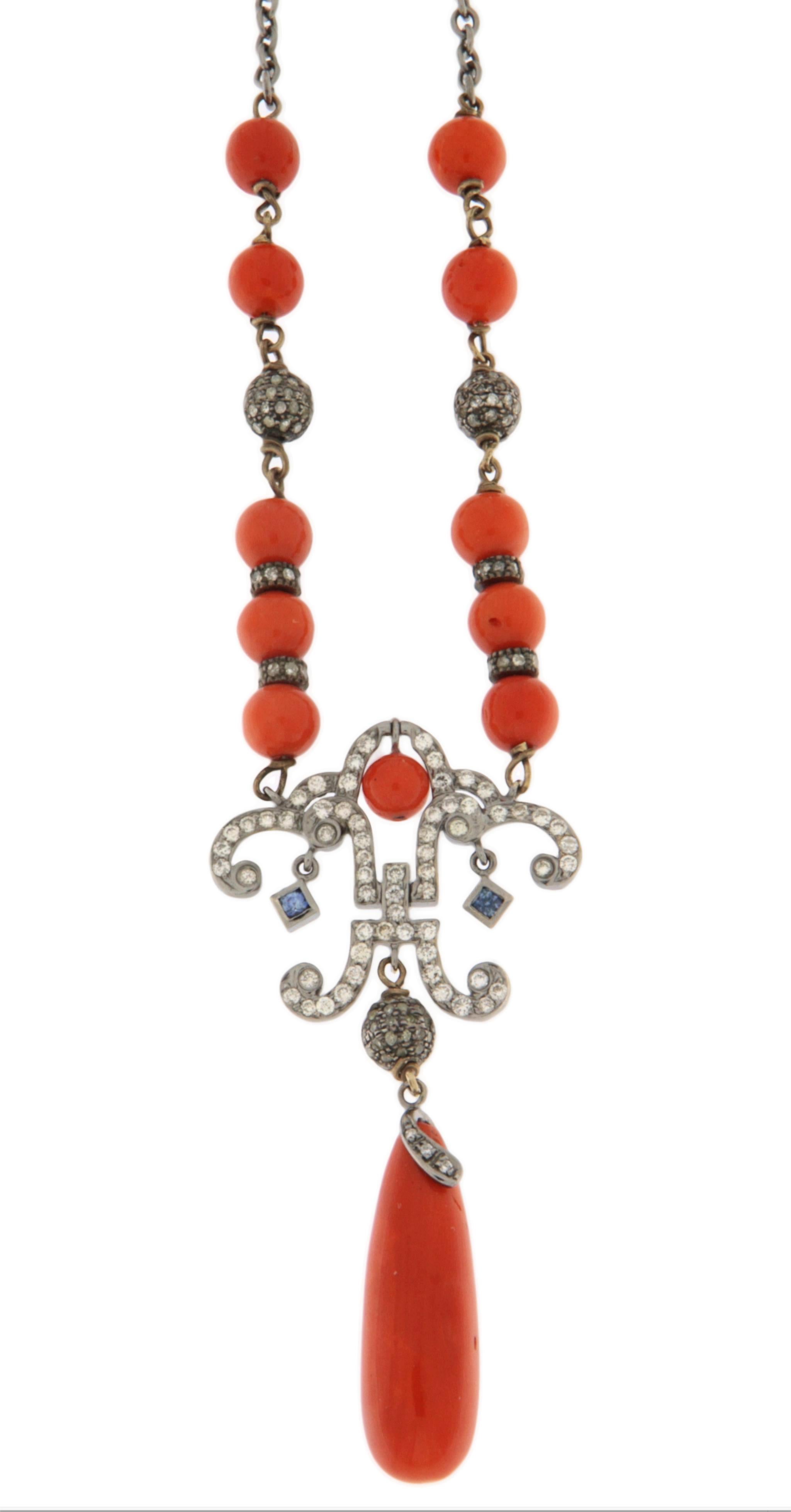 Taglio brillante Collana con diamanti di corallo in oro bianco 18 carati in vendita