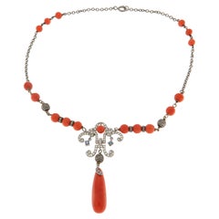 Collana con diamanti di corallo in oro bianco 18 carati