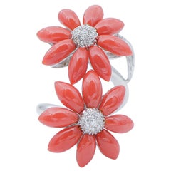 Anillo Coral, Diamantes, Oro Blanco 18 Kilates