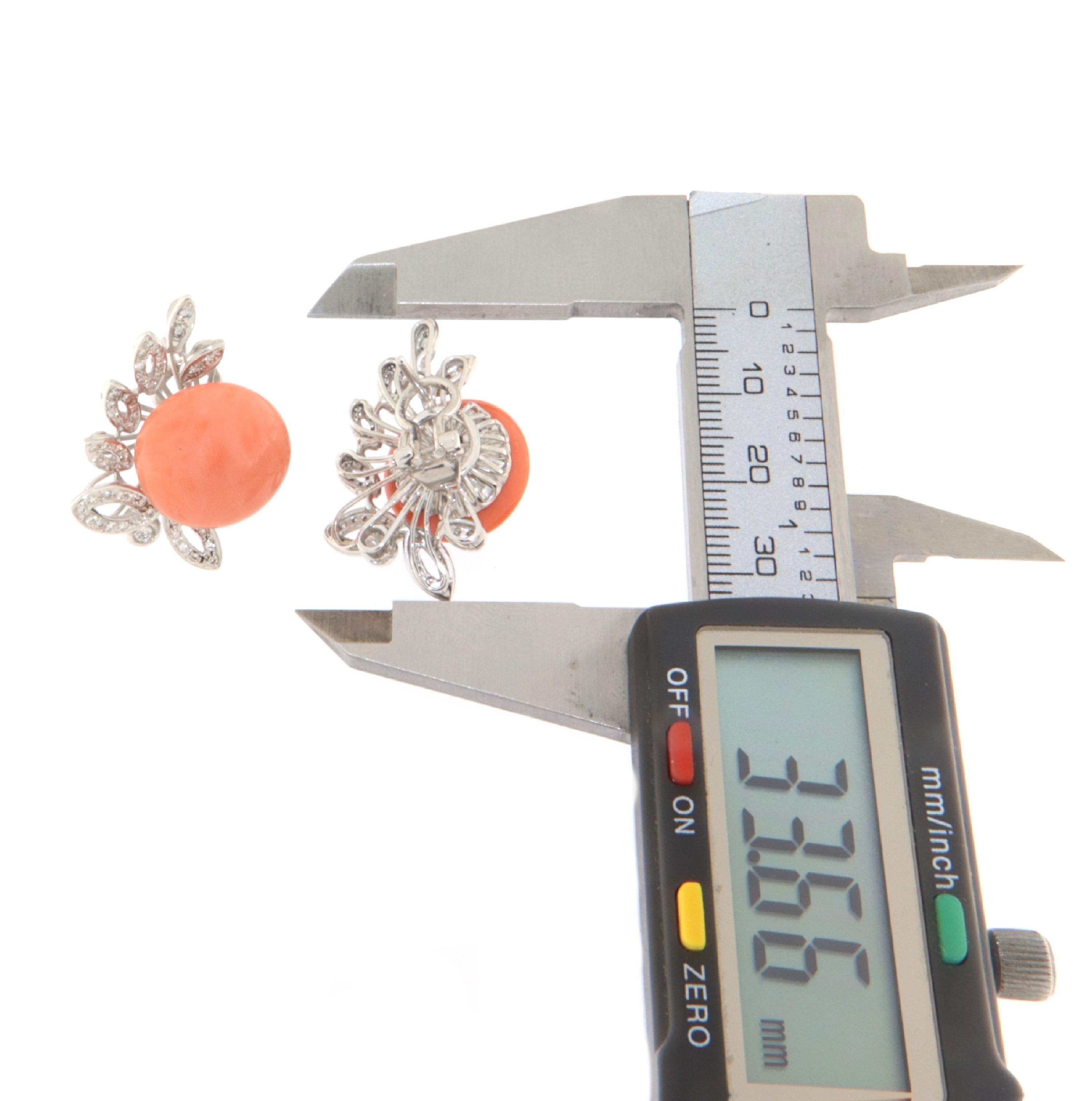 Coral Diamonds 18 Karat White Gold Stud Earrings In New Condition For Sale In Marcianise, IT