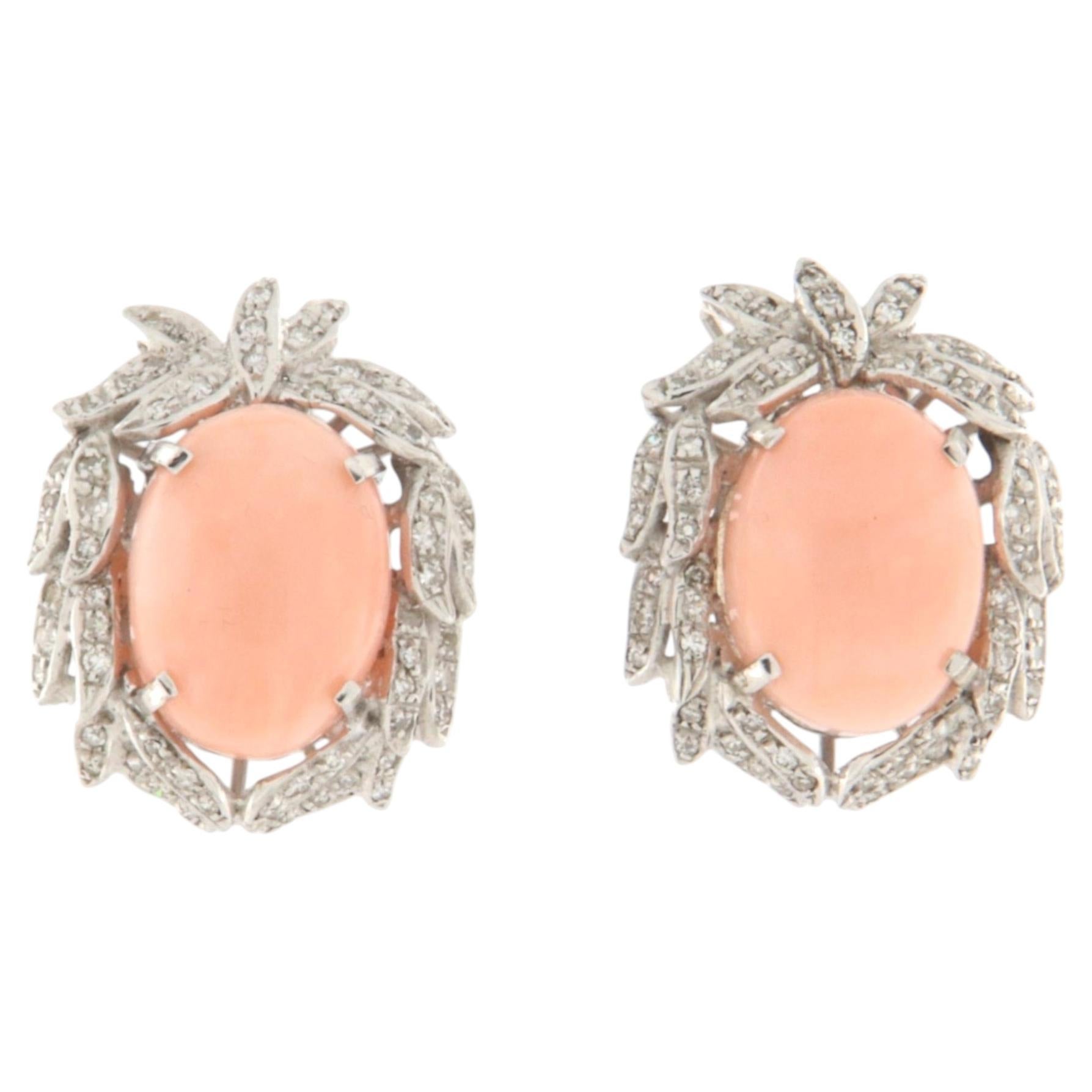 Contemporary 18K White Gold Coral Diamond Natural Grain Setting Stud Earring