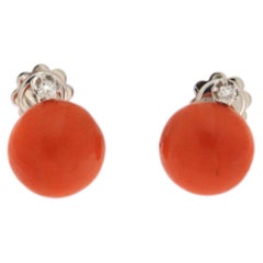 Pendientes de oro blanco de 18 quilates con diamantes de coral