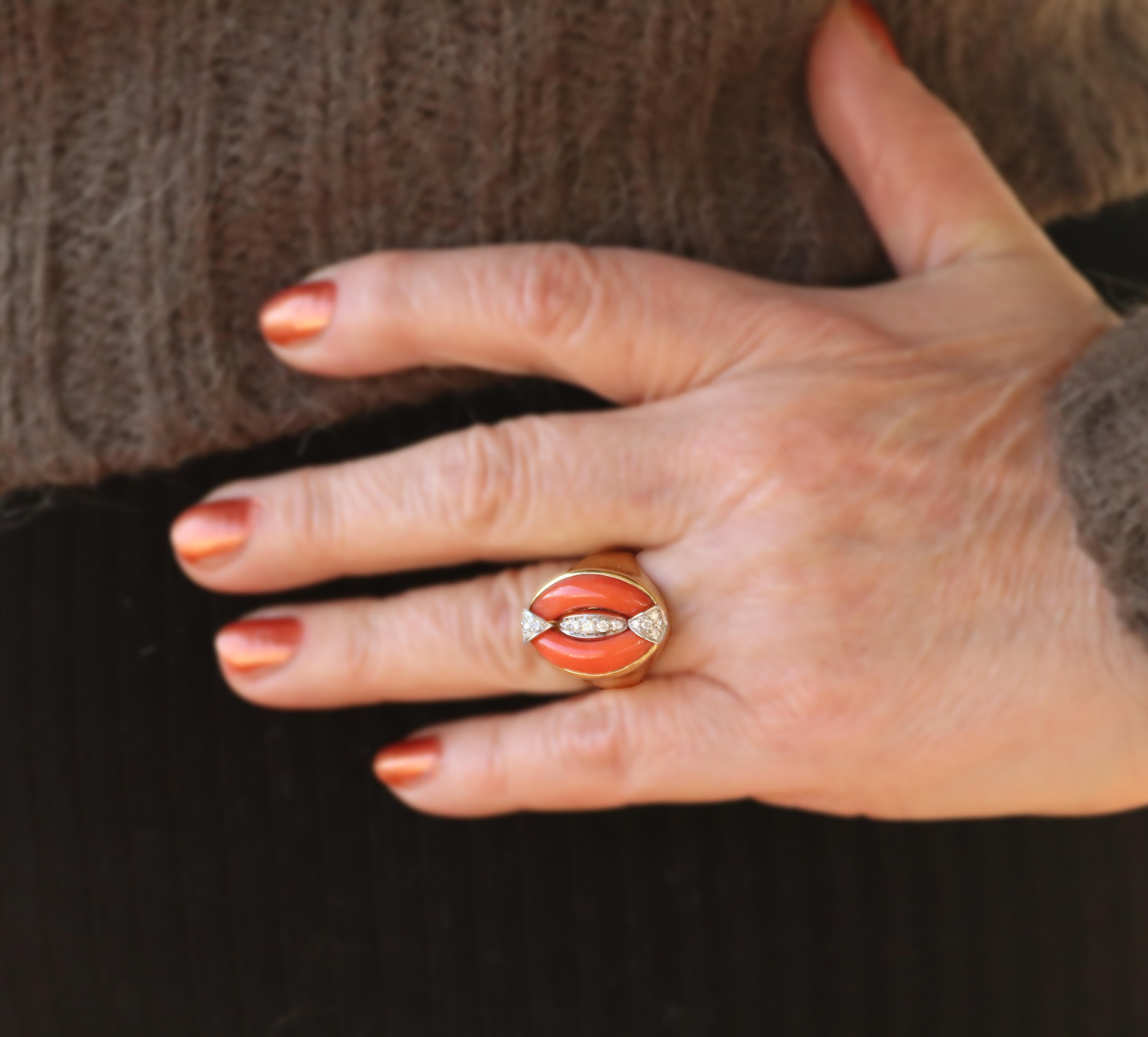Bague cocktail en or jaune et blanc 18 carats avec diamants en vente 1