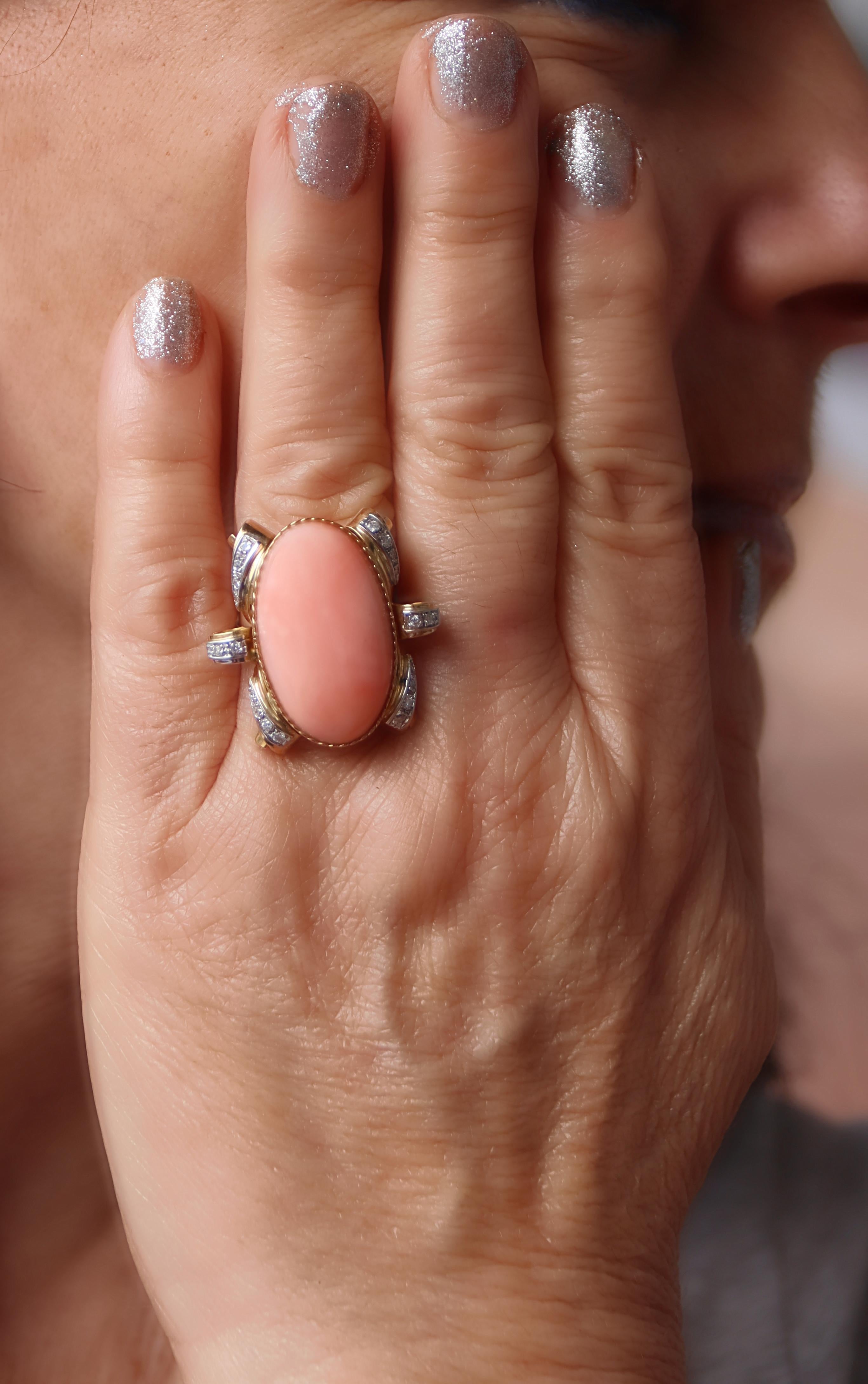 Bague cocktail en or jaune et blanc 18 carats avec diamants en vente 1