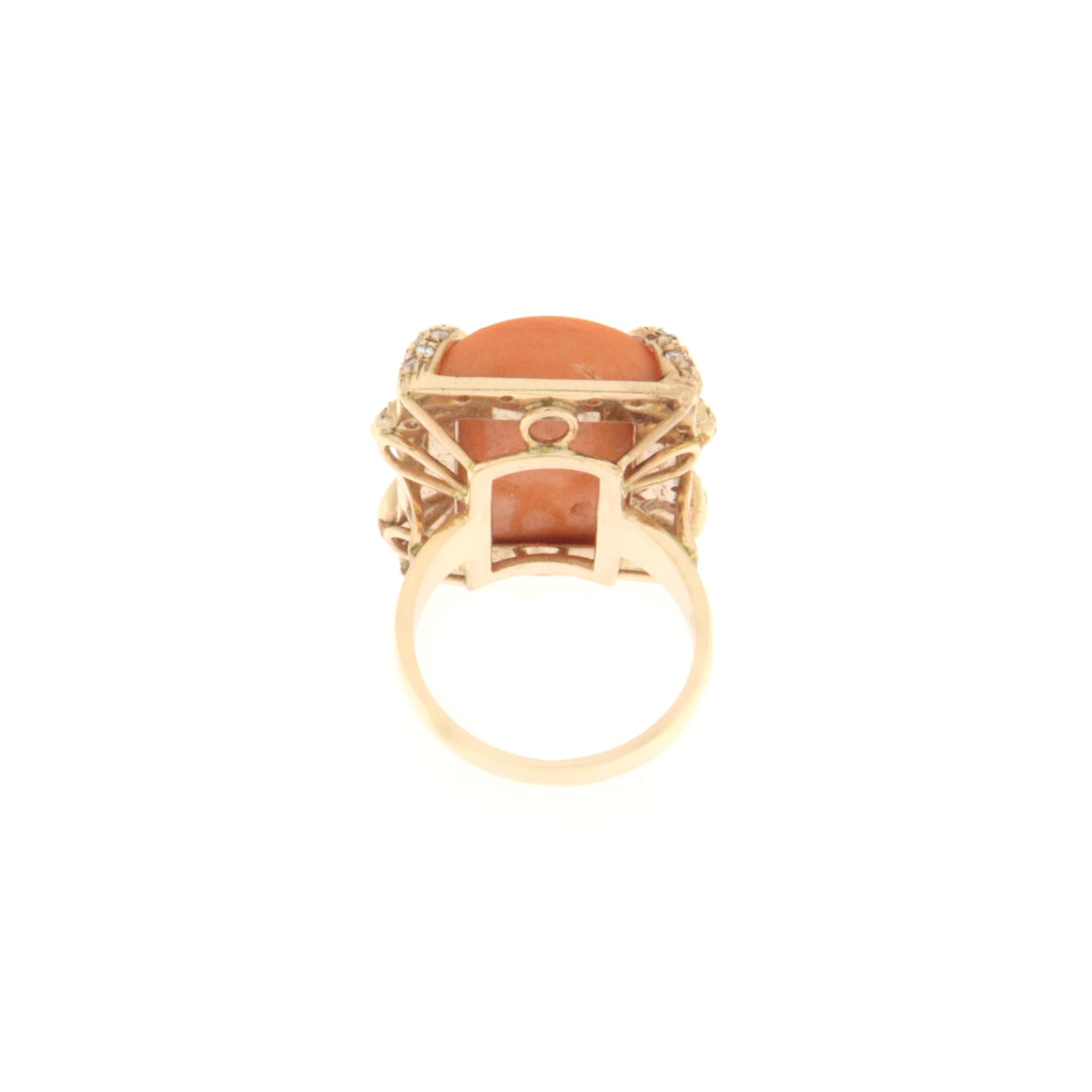 Coral Diamonds 18 Karat Yellow Gold Cocktail Ring In New Condition For Sale In Marcianise, IT
