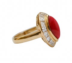 Coral, Diamonds, 18 Karat Yellow Gold Ring.