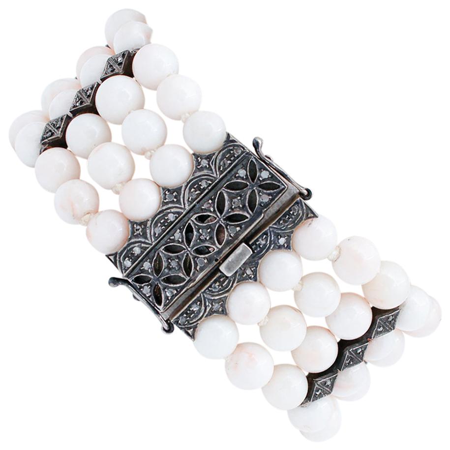Perlenarmband aus 9 Karat Roségold mit Koralle, Diamanten und Silber