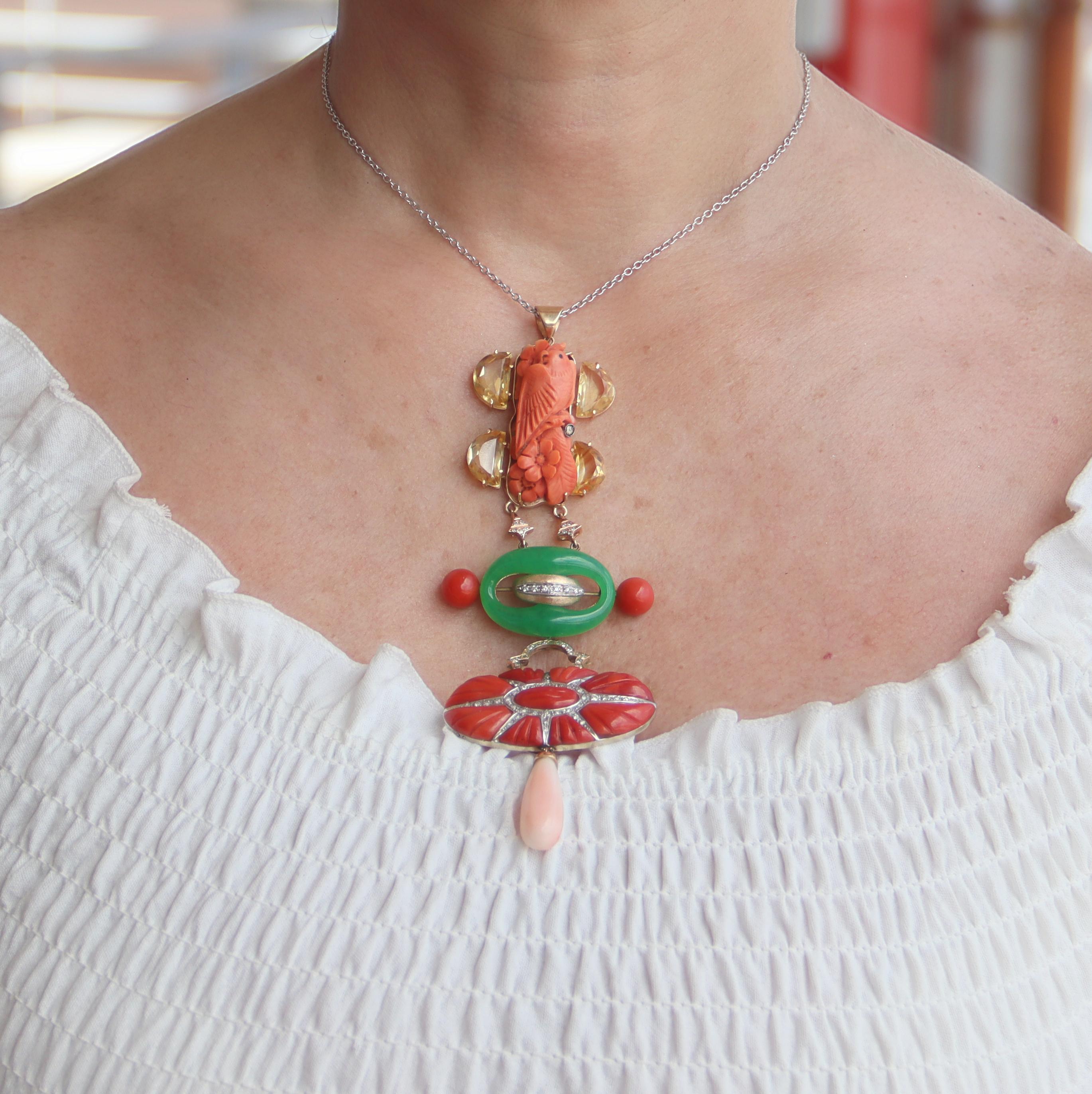 Collier pendentif en or jaune 18 carats, corail, diamants, citrine et agate en vente 1