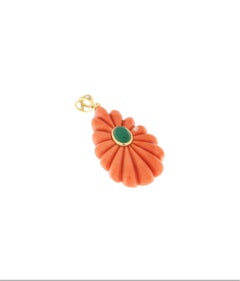 Coral Diamonds Emerald 18 Karat Yellow Gold Pendant