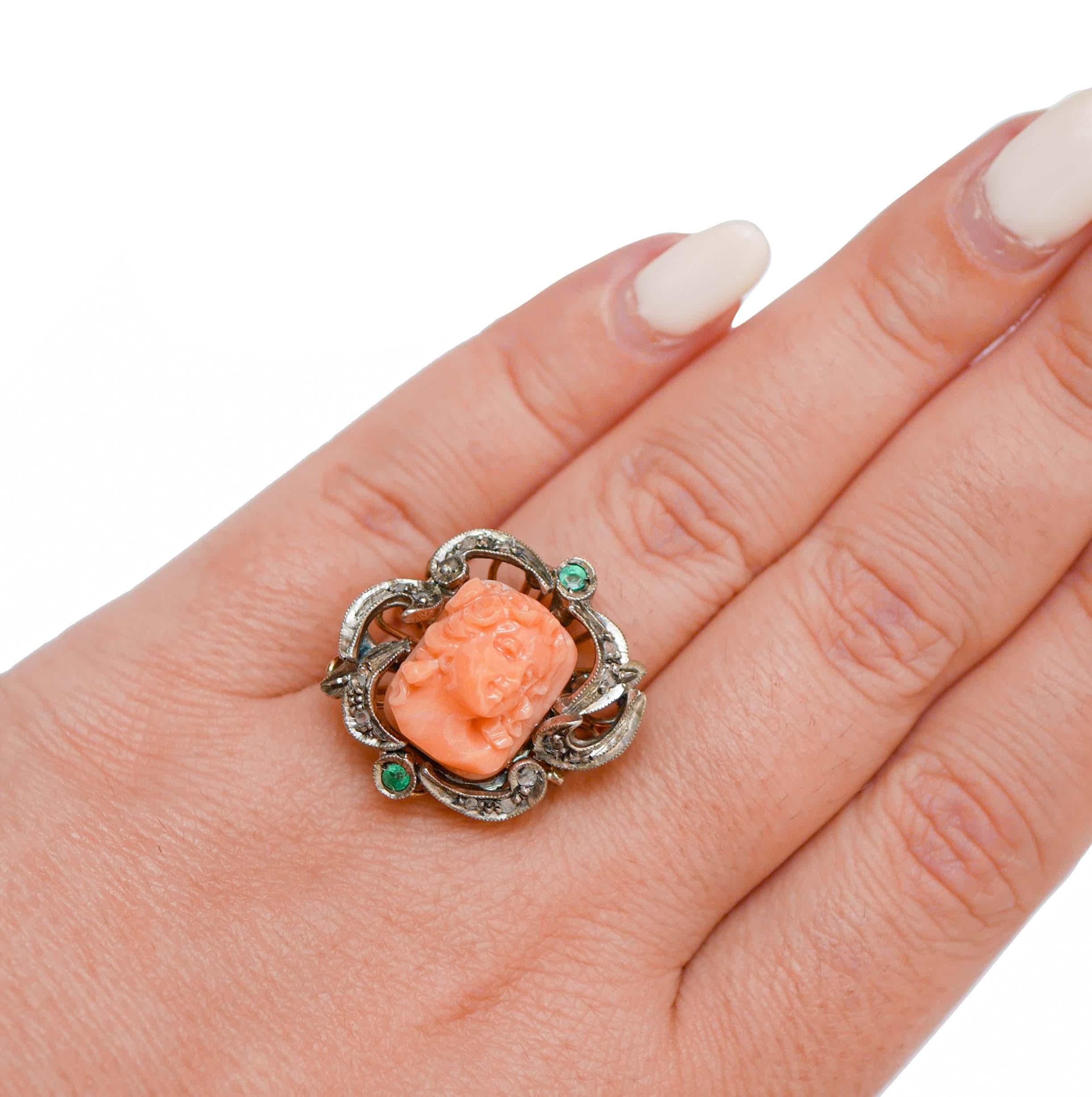 Coral, Diamonds, Emeralds, 14 Karat Rose Gold and Silver Ring. In Good Condition For Sale In Marcianise, Marcianise (CE)