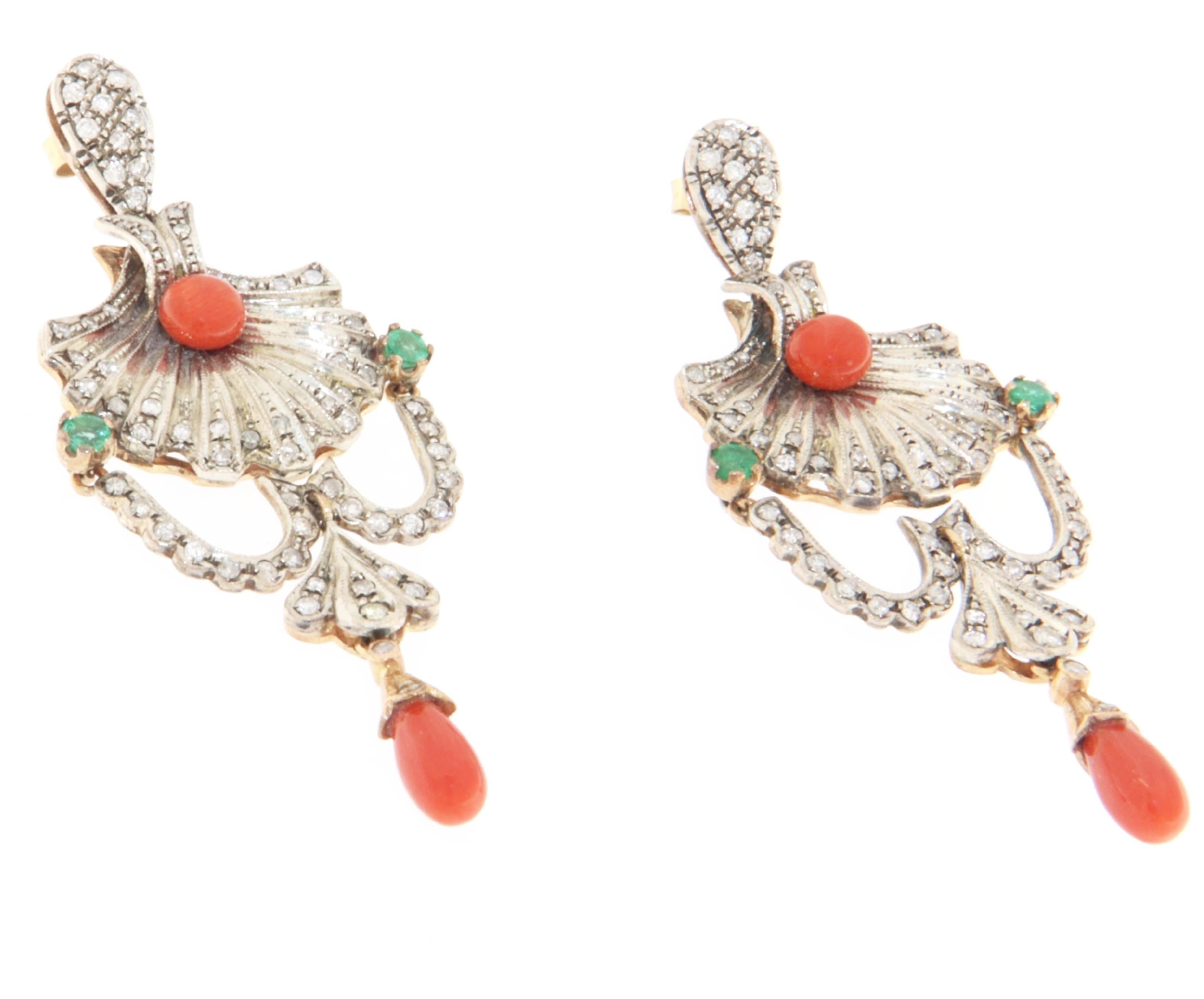 Coral Diamonds Emeralds 14 Karat Yellow Gold Drop Earrings In New Condition For Sale In Marcianise, IT