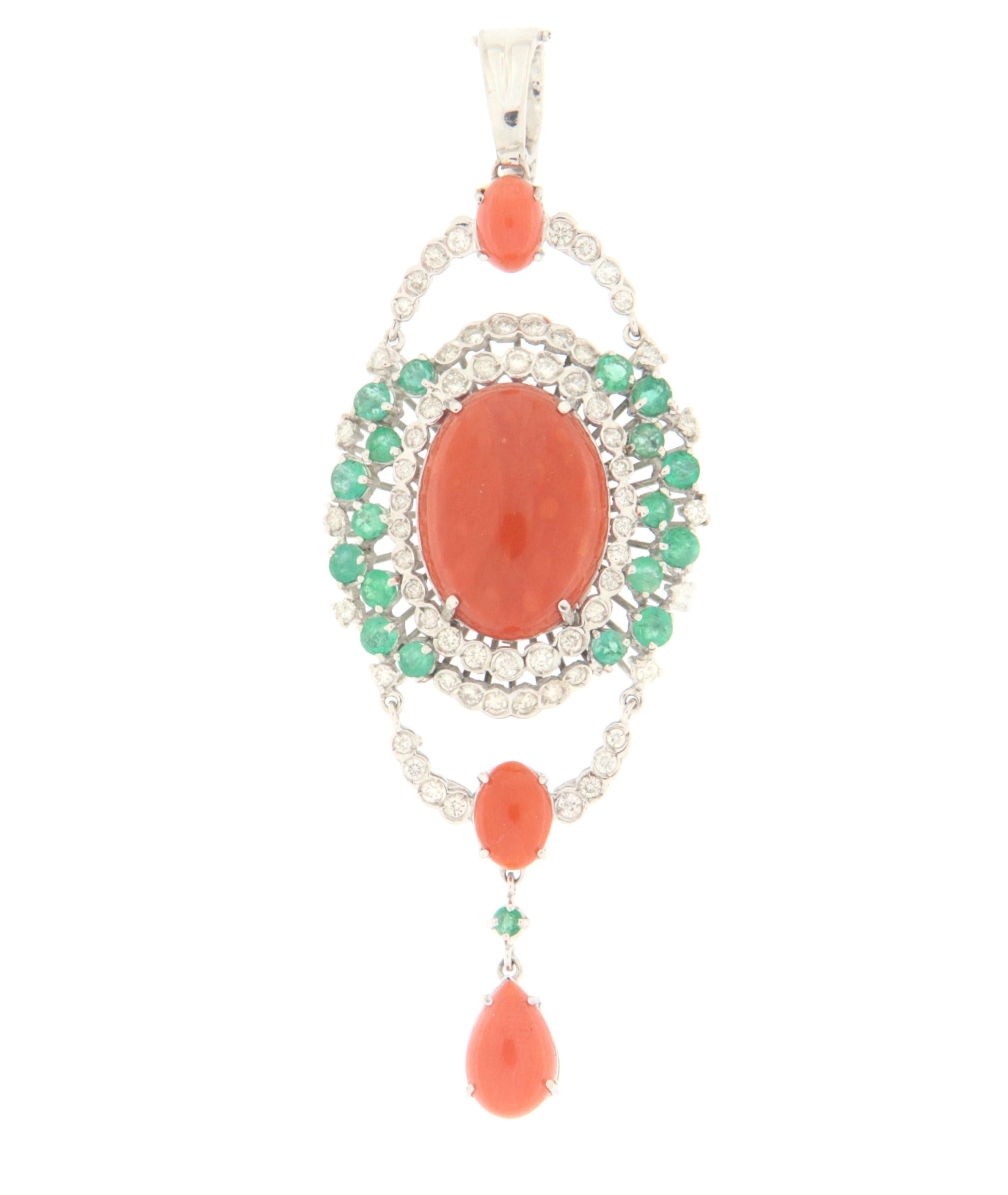 Coral Diamonds Emeralds 18 Karat White Gold Pendant Necklace In New Condition For Sale In Marcianise, IT