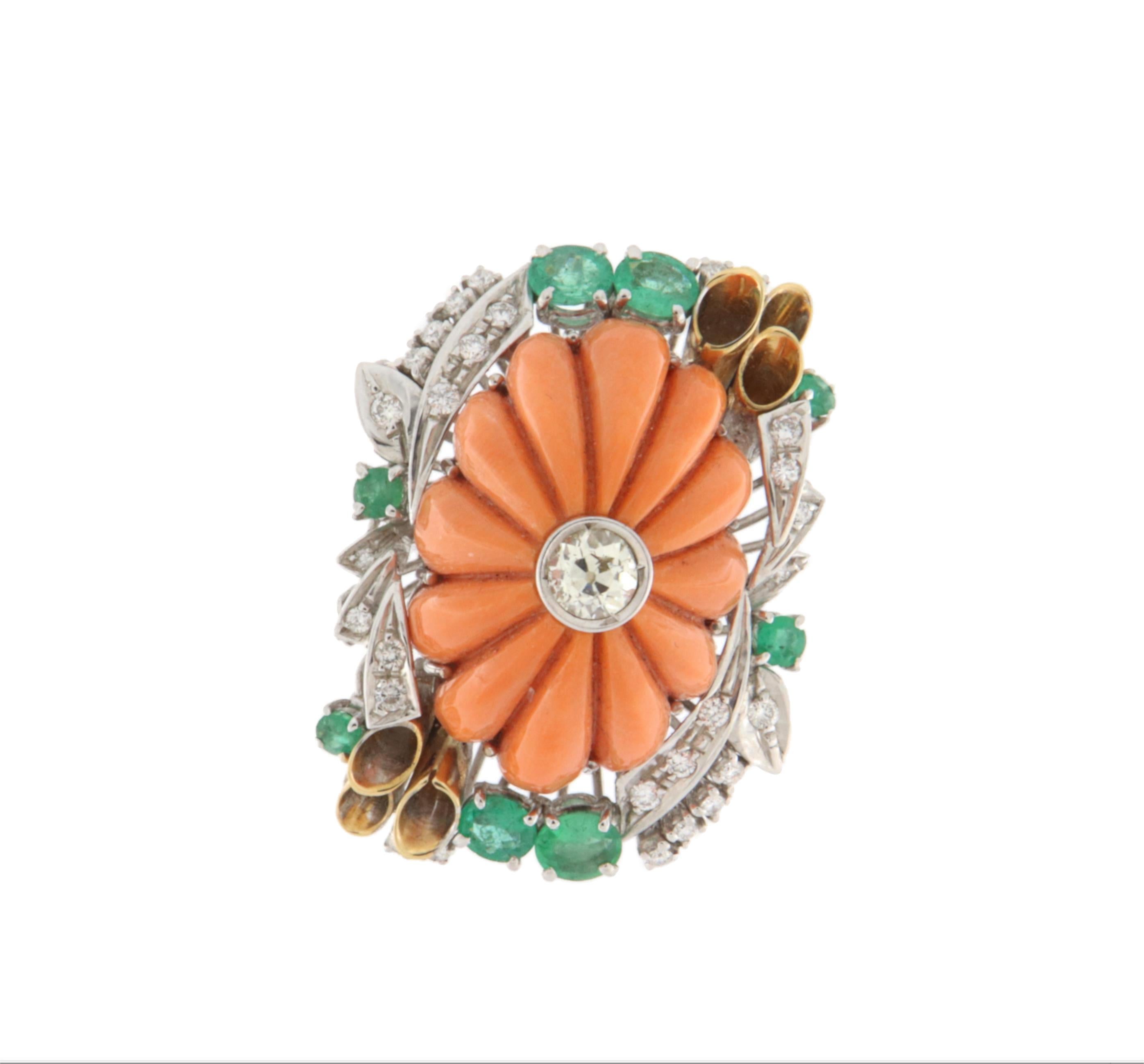 Coral Diamonds Emeralds 18 Karat Yellow And White Gold Cocktail Ring In New Condition For Sale In Marcianise, IT