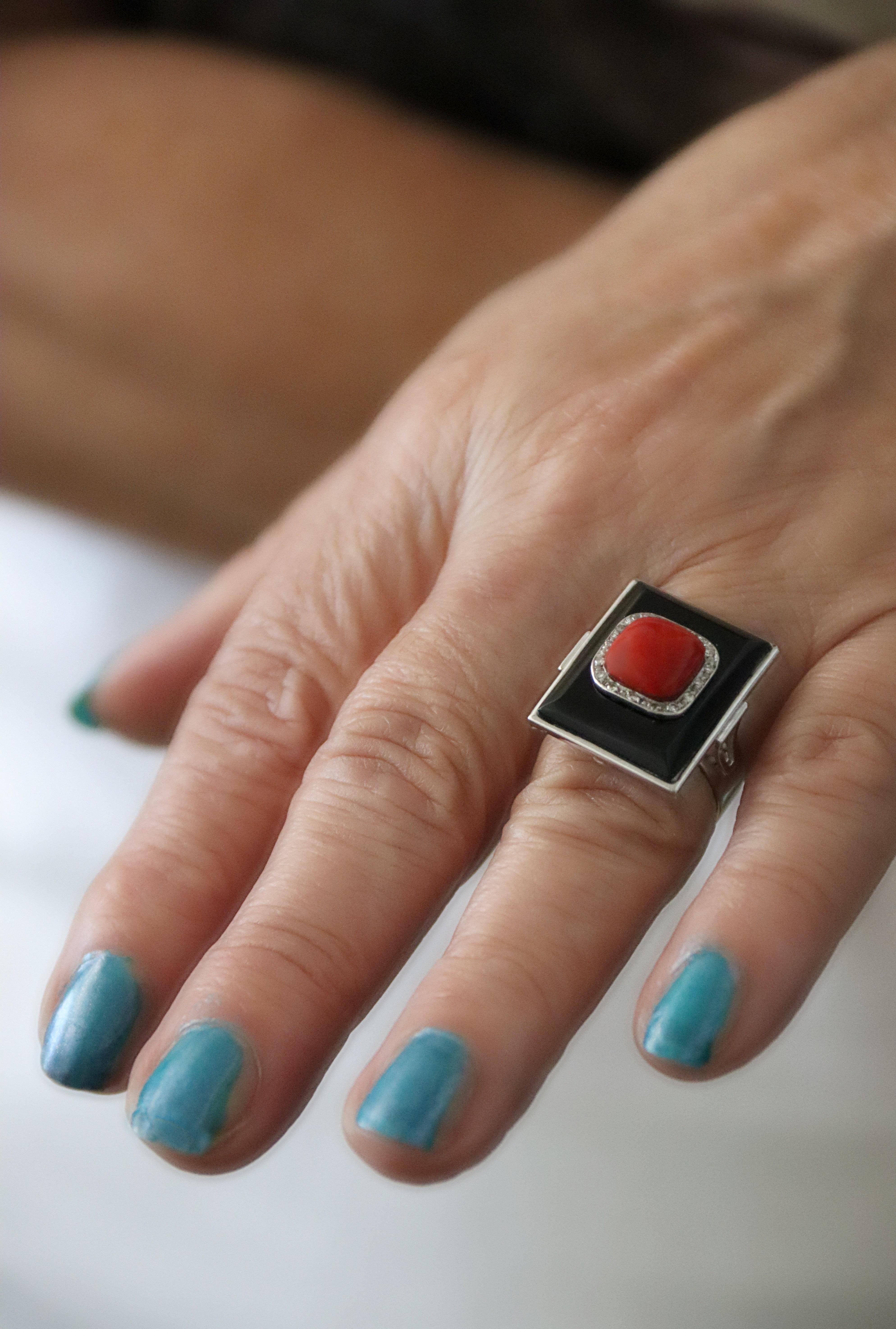 Women's Coral Diamonds Onyx 18 Karat White Gold Cocktail Ring For Sale