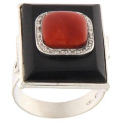 Coral Diamonds Onyx 18 Karat White Gold Cocktail Ring
