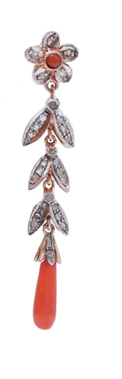 Boucles d'oreilles en corail, diamants, or rose et argent.