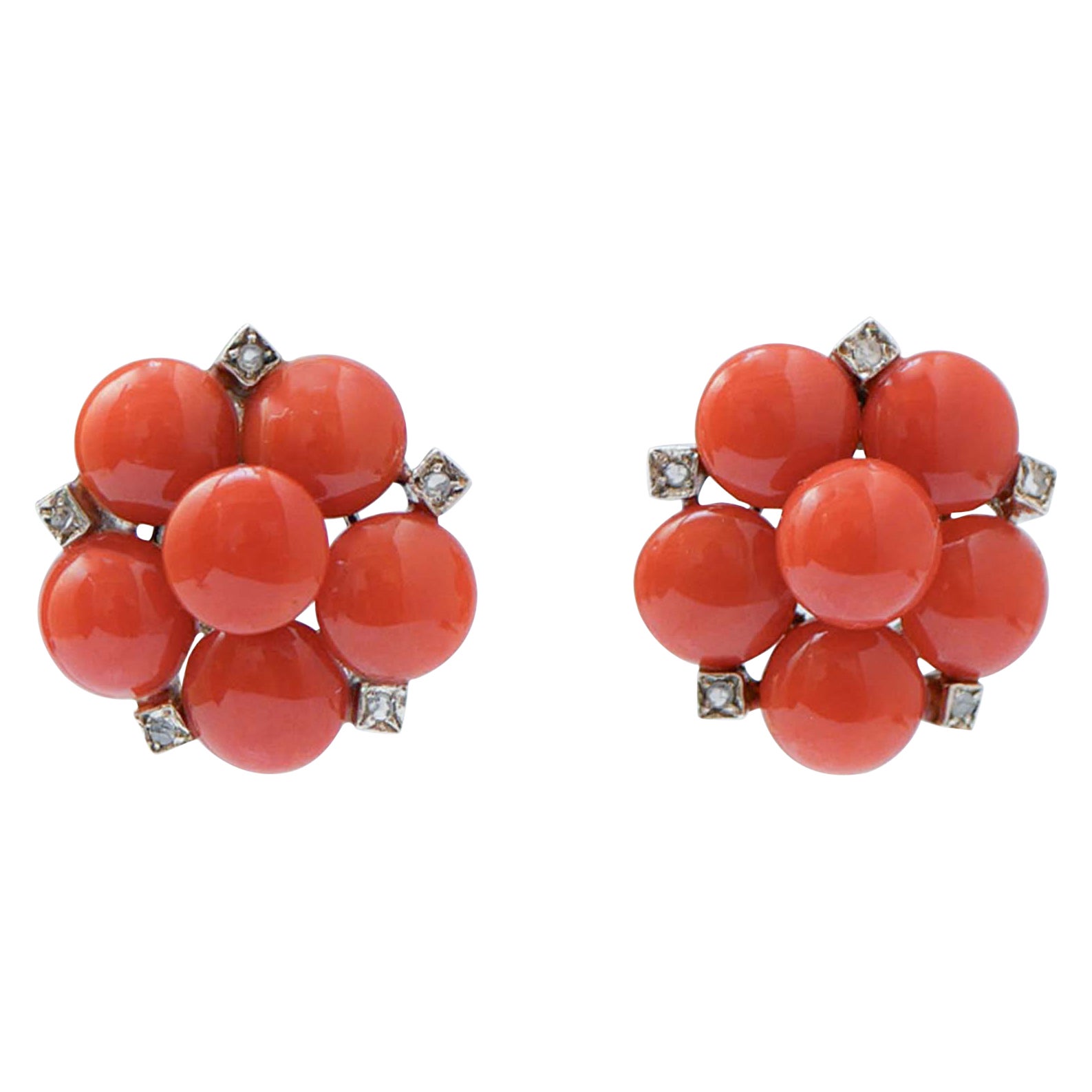 Pendientes de Coral, Diamantes, Oro Rosa y Plata.