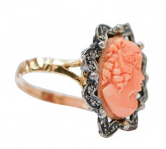 Bague en or rose, diamants et corail