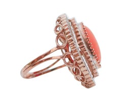 Anillo de coral, diamantes, oro rosa y plata