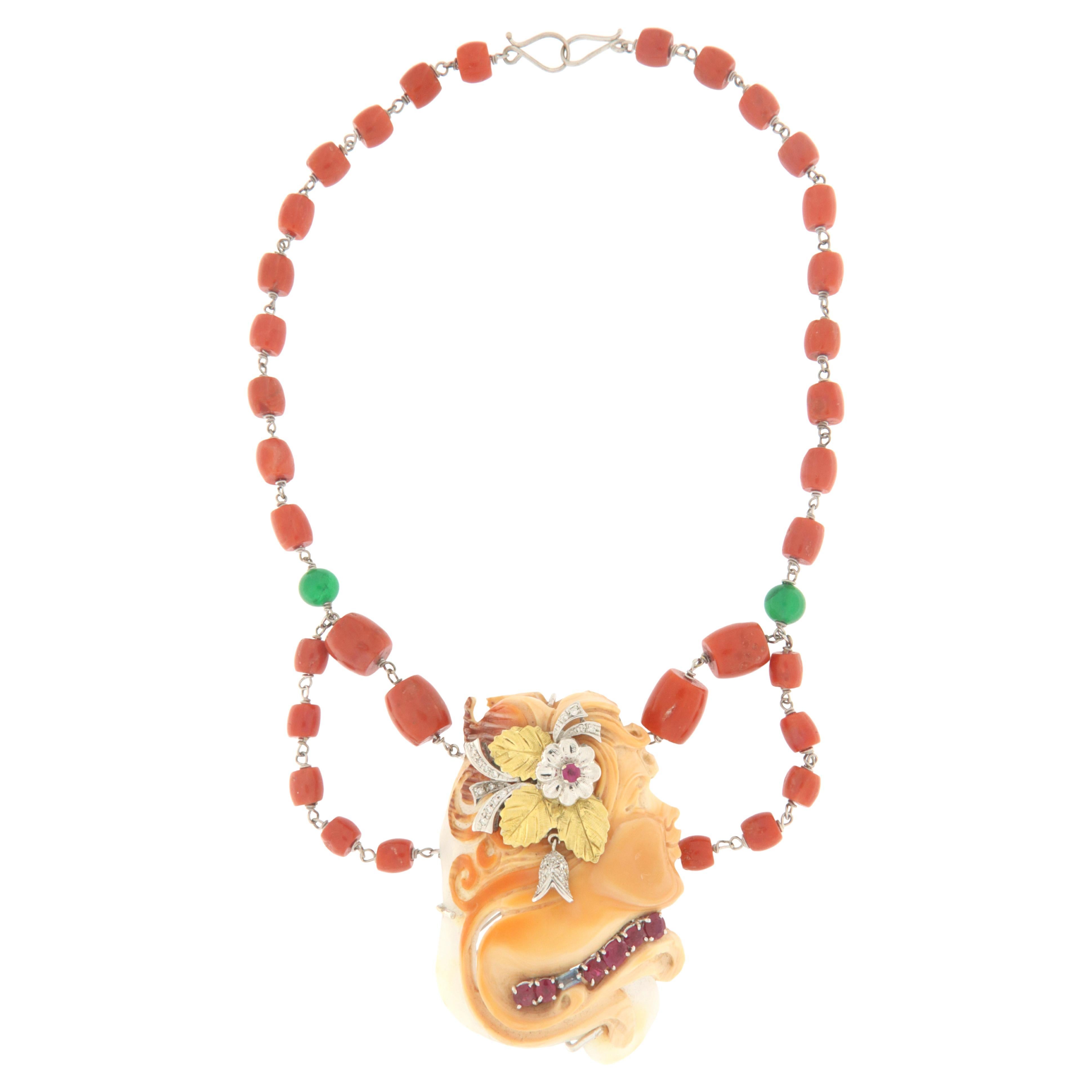 Korallen-Diamanten-Rubine 18 Karat Gelb- und Weißgold-Anhänger-Halskette