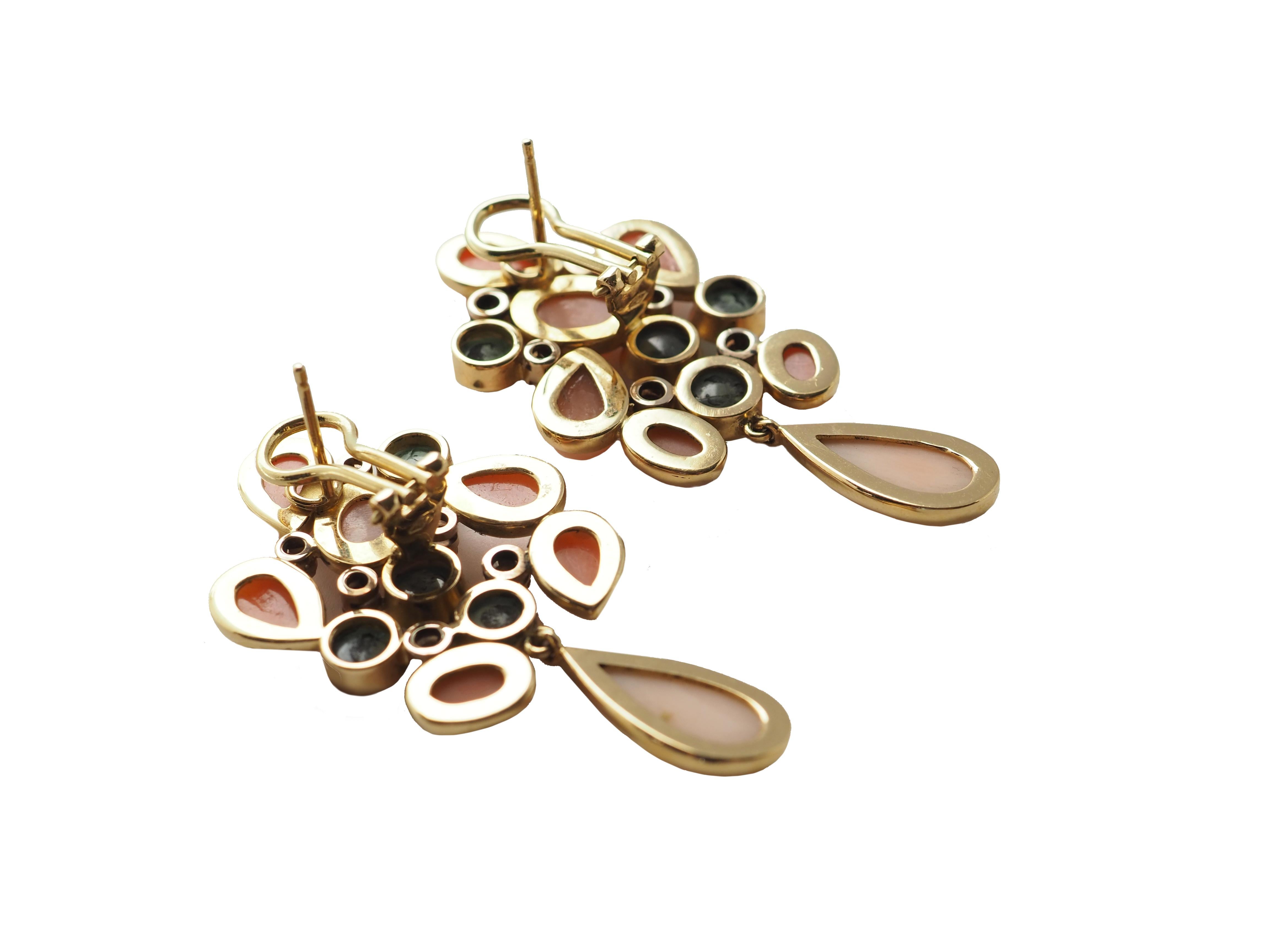 Ohrringe aus 18 Karat Gelbgold mit Koralle, Diamanten und Turmalin im Angebot 2