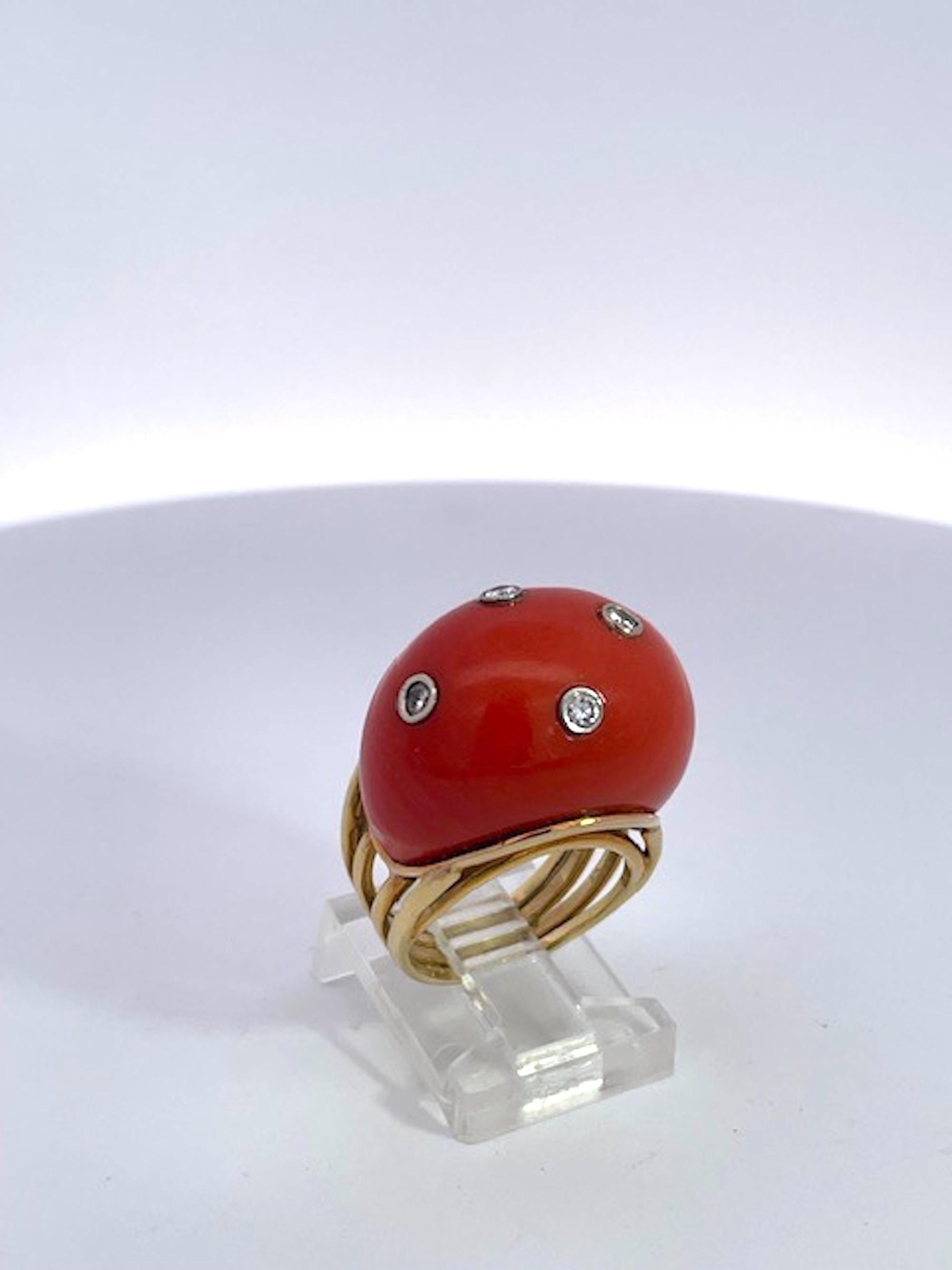 Anello a cupola di corallo con diamanti 14K in vendita 2