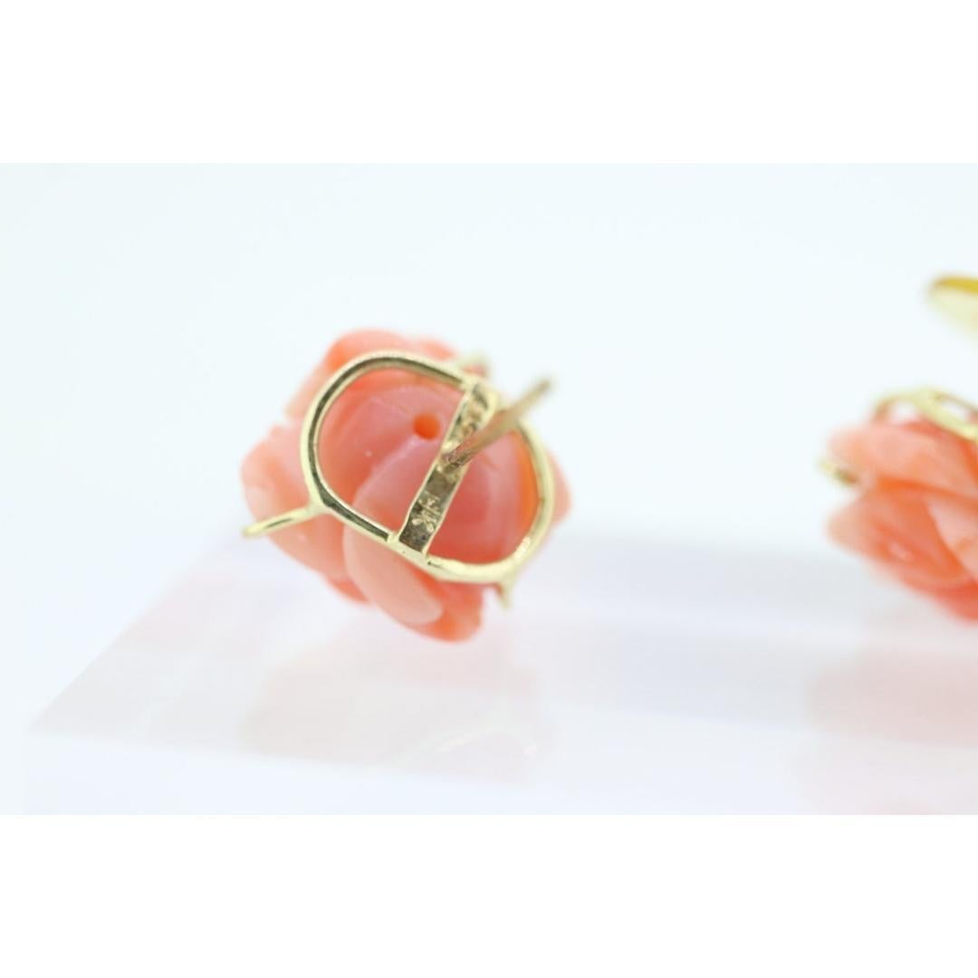 Pendientes de Coral. Pendientes Flor de Coral Rose Tallada 14k. Tallado grande en Bueno estado para la venta en Port Charlotte, FL